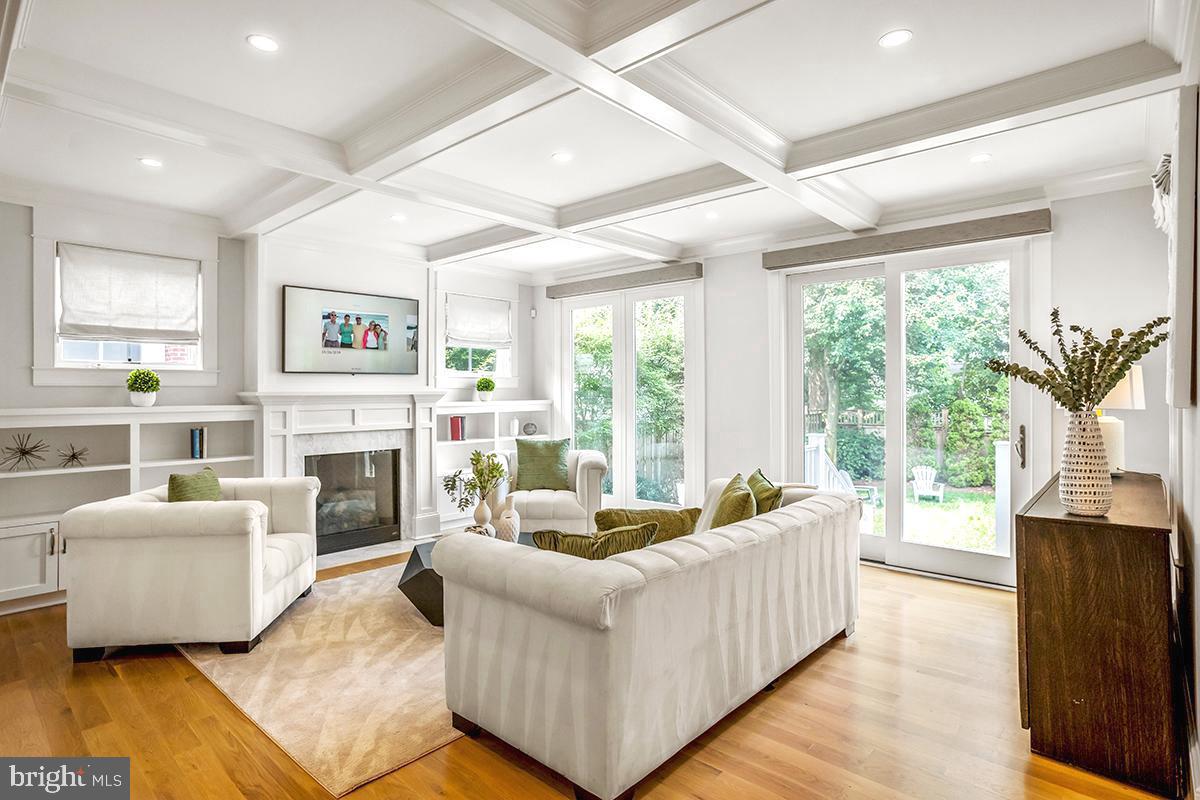 CHEVY CHASE - Residential