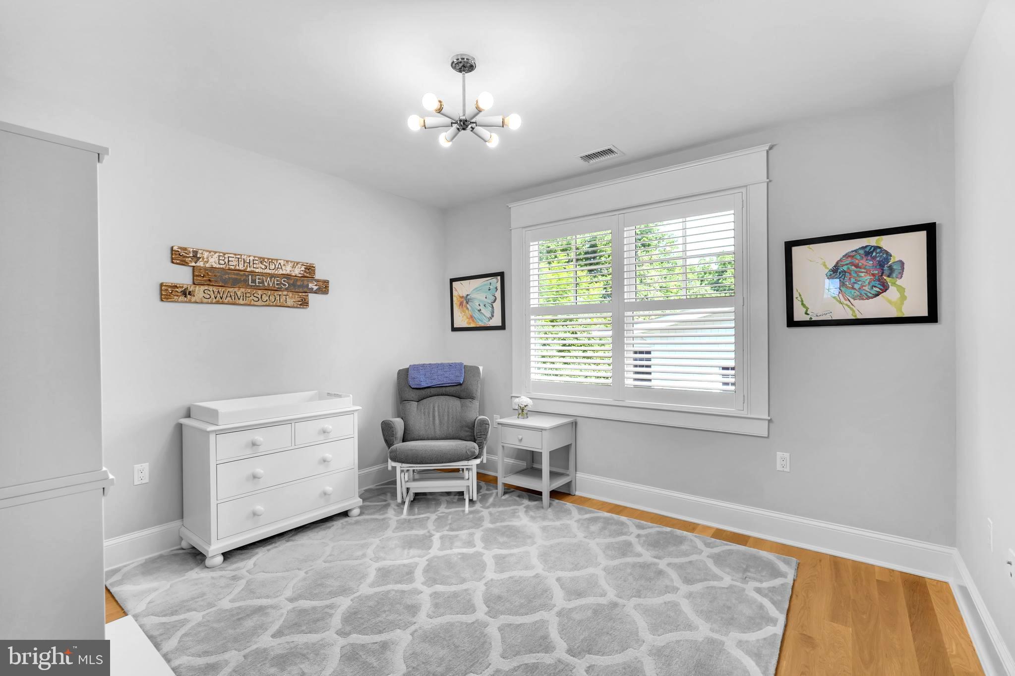 CHEVY CHASE - Residential