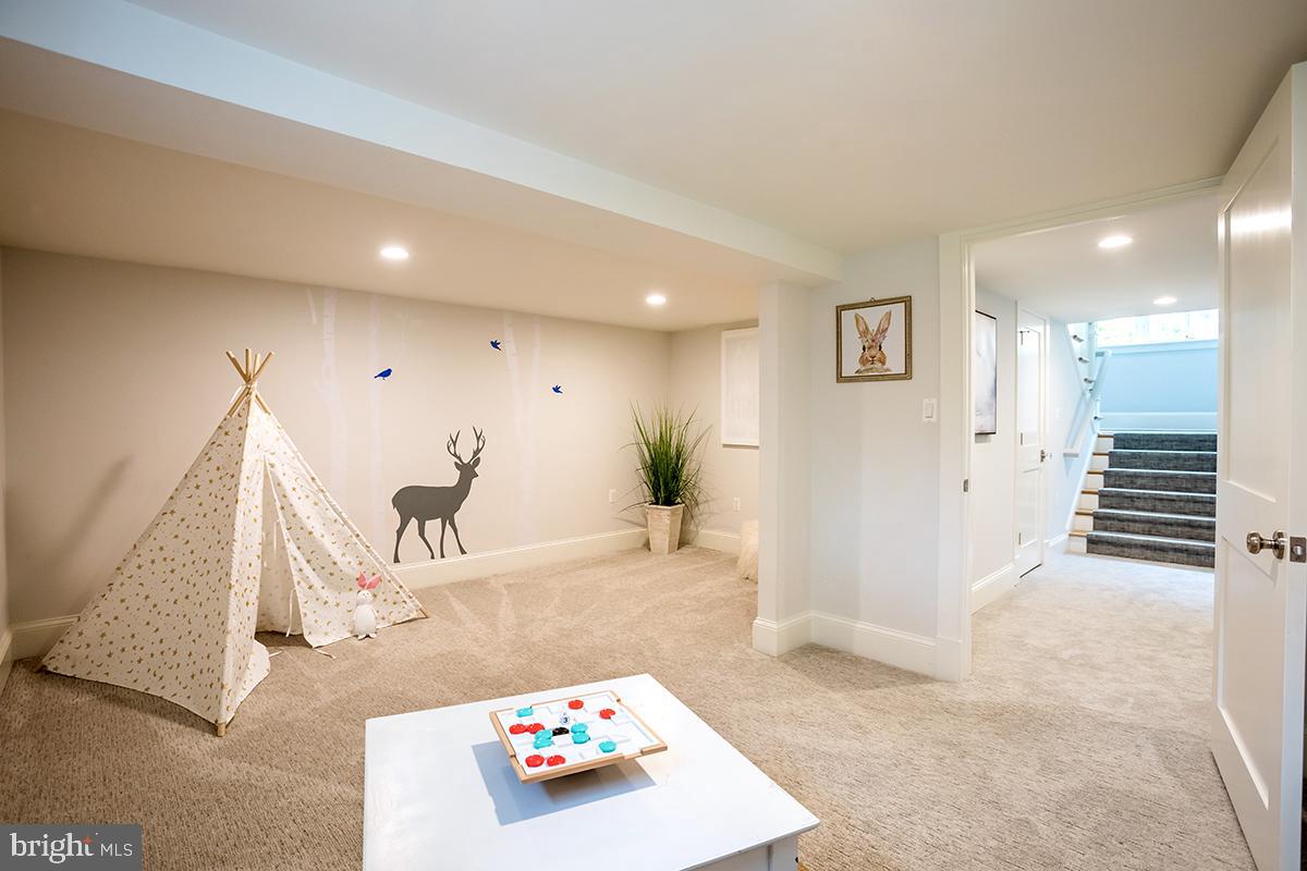 CHEVY CHASE - Residential