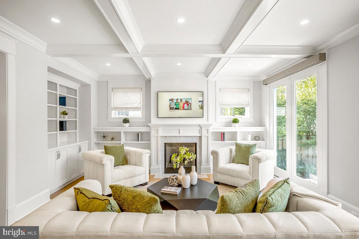 CHEVY CHASE - Residential