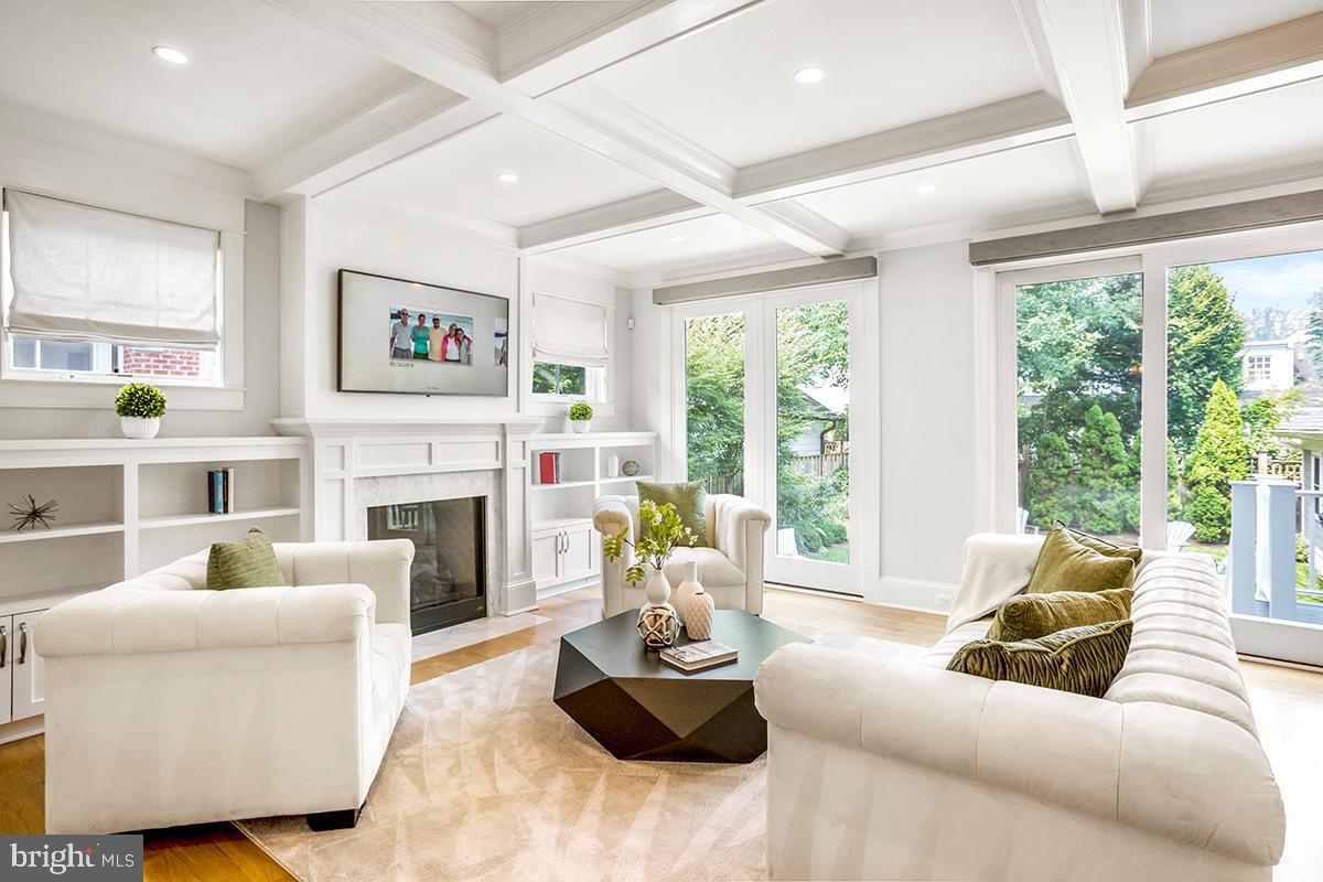 CHEVY CHASE - Residential