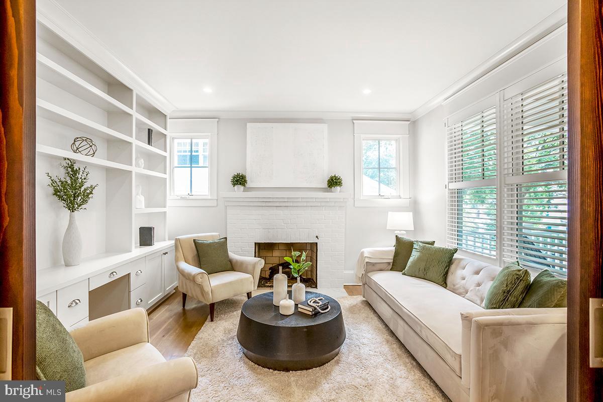 CHEVY CHASE - Residential