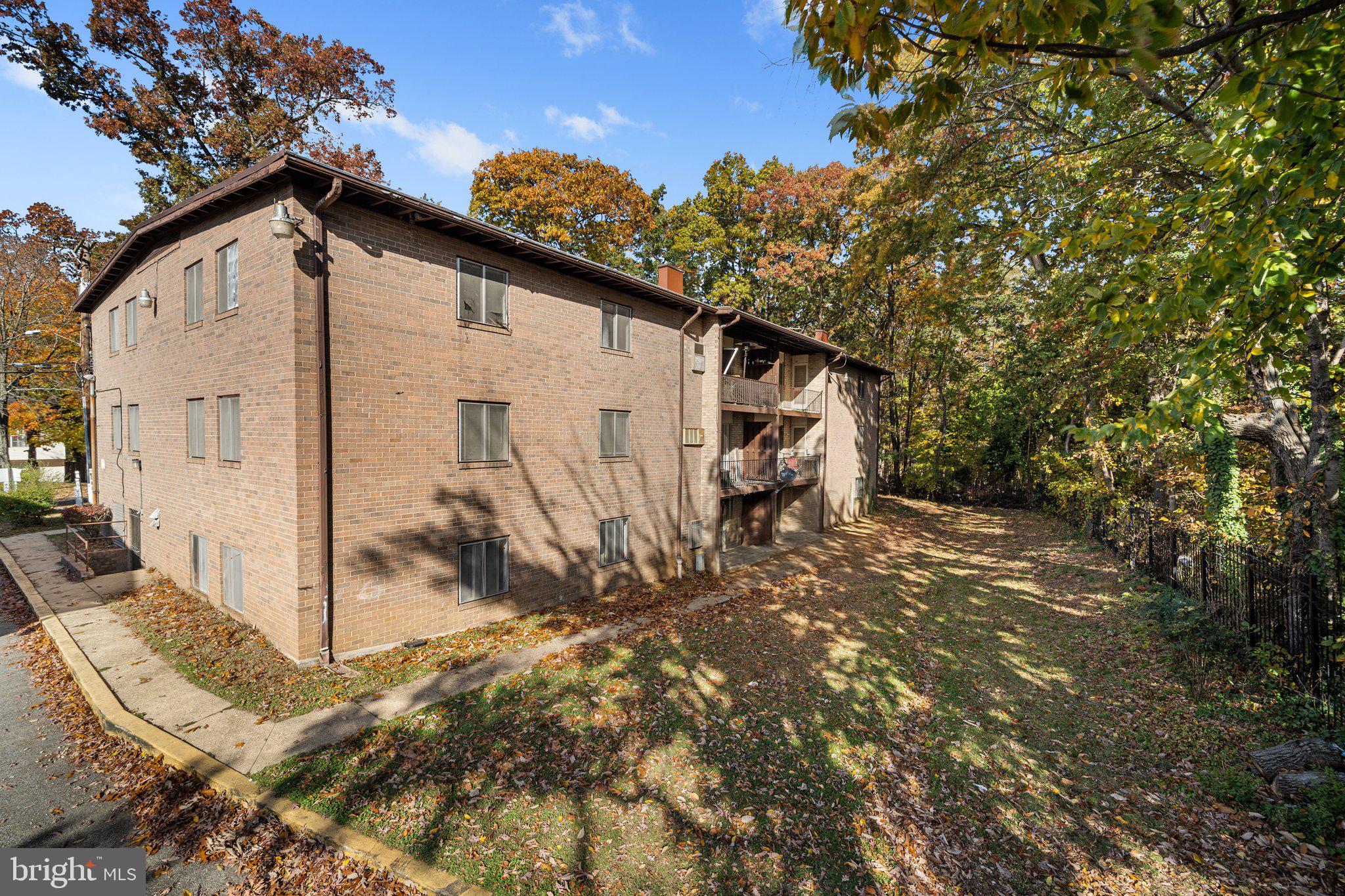 BRADBURY PARK - Residential