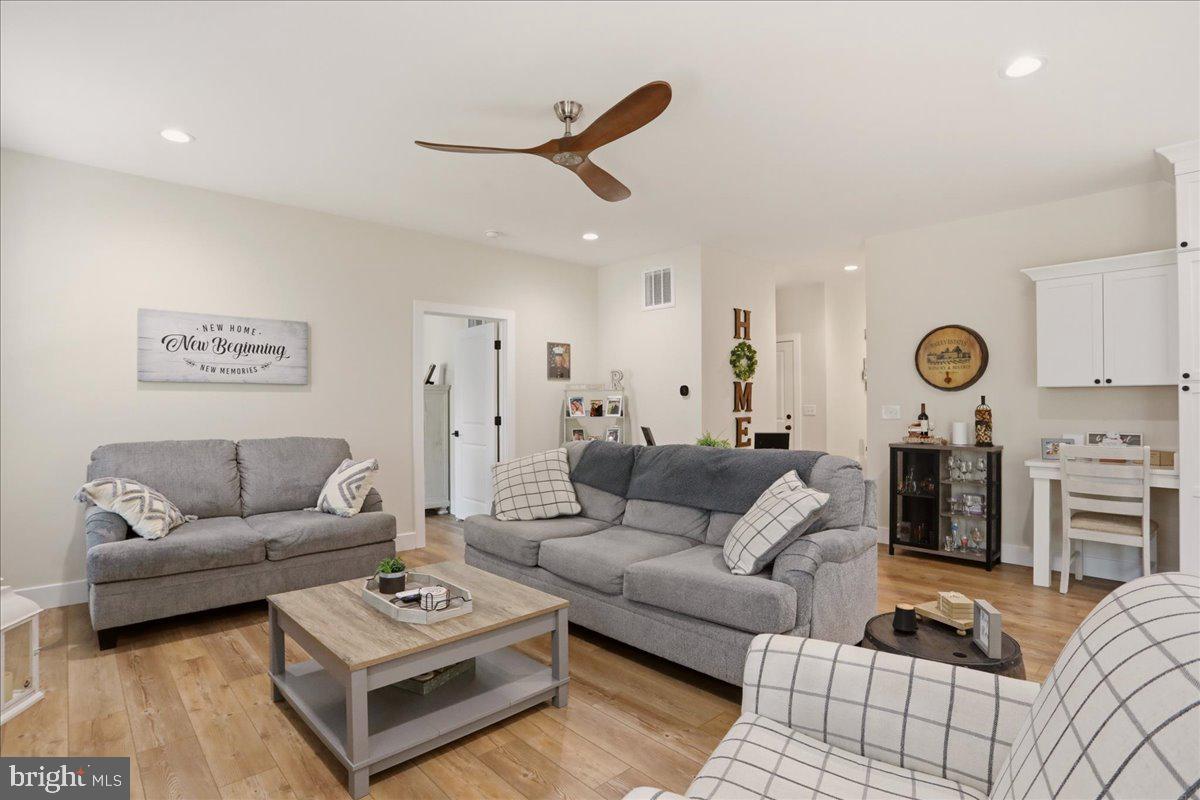 LAKE HOLIDAY ESTATES - Residential