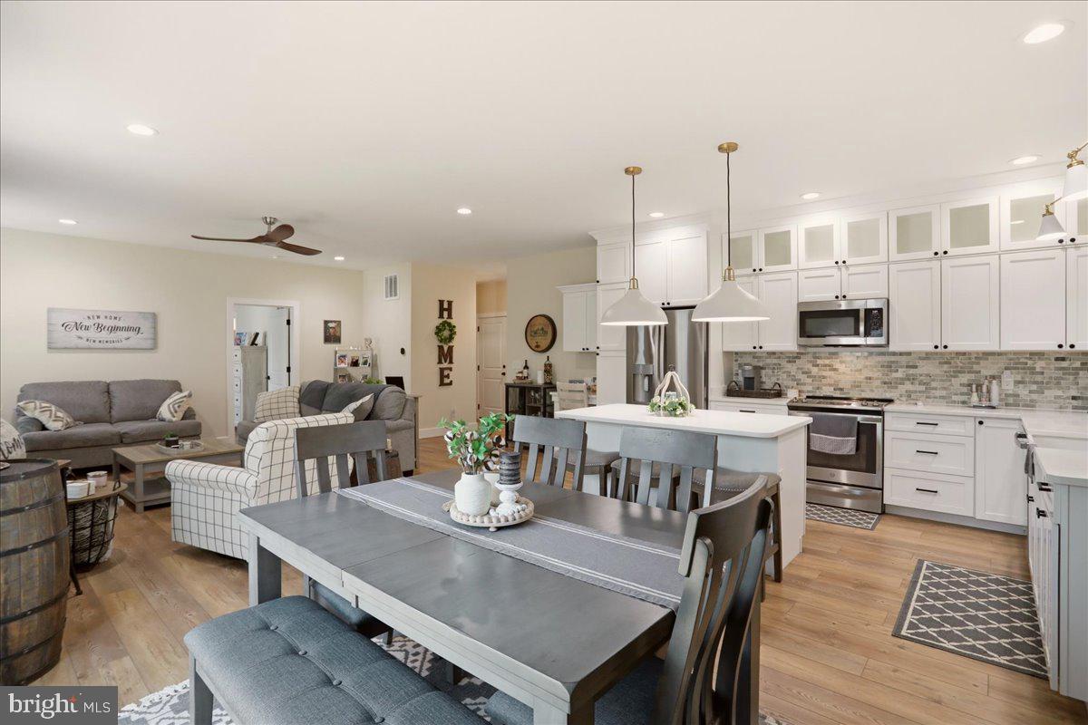 LAKE HOLIDAY ESTATES - Residential