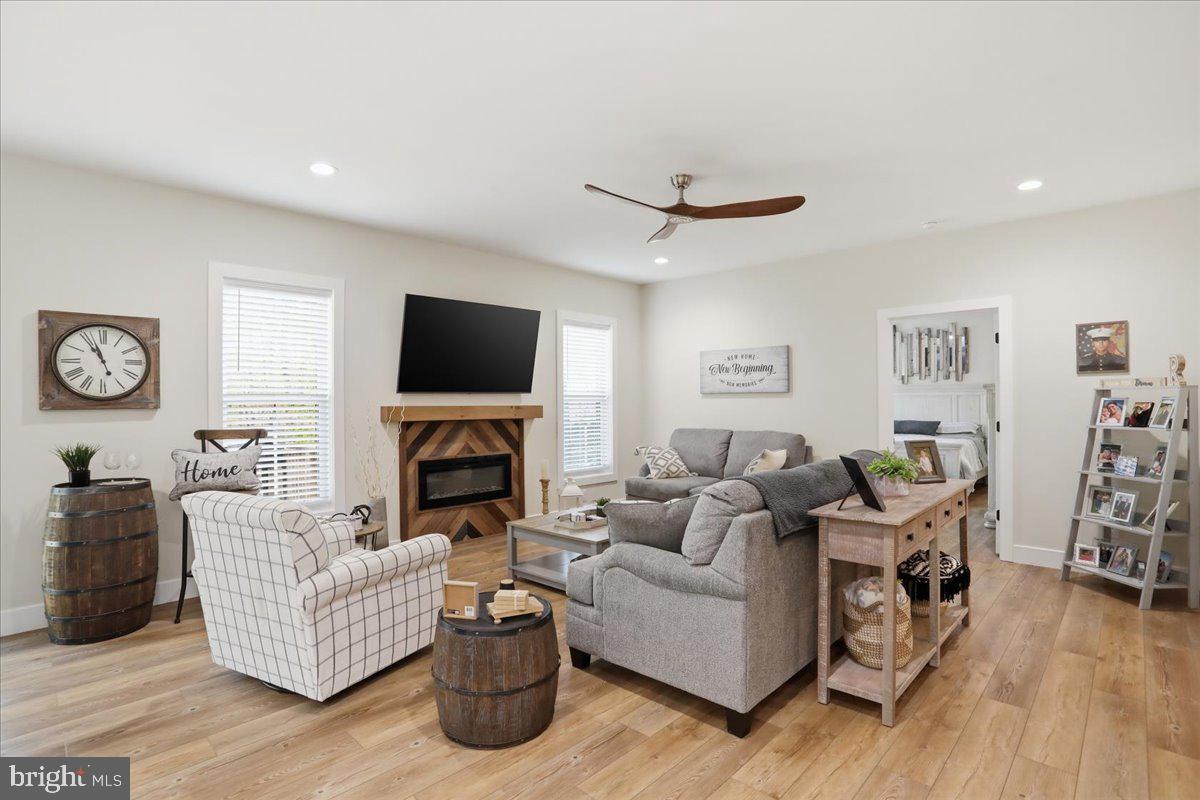 LAKE HOLIDAY ESTATES - Residential