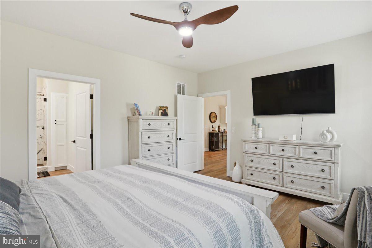 LAKE HOLIDAY ESTATES - Residential