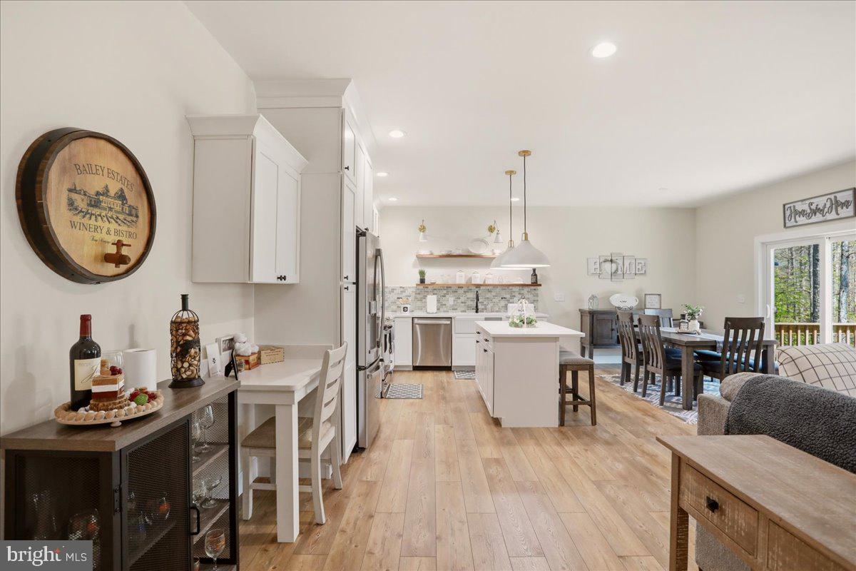 LAKE HOLIDAY ESTATES - Residential