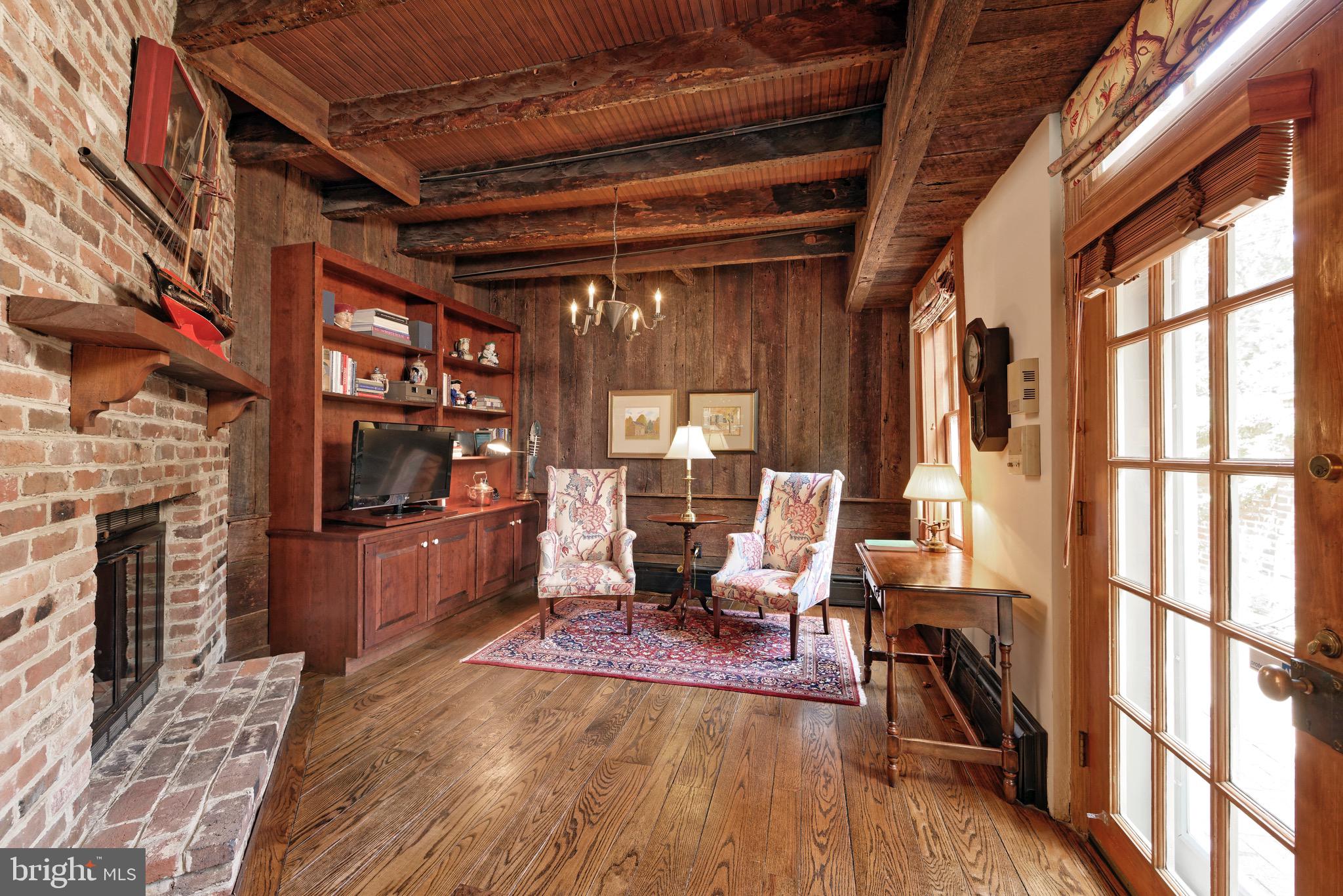 OLD TOWN ALEXANDRIA - Residential