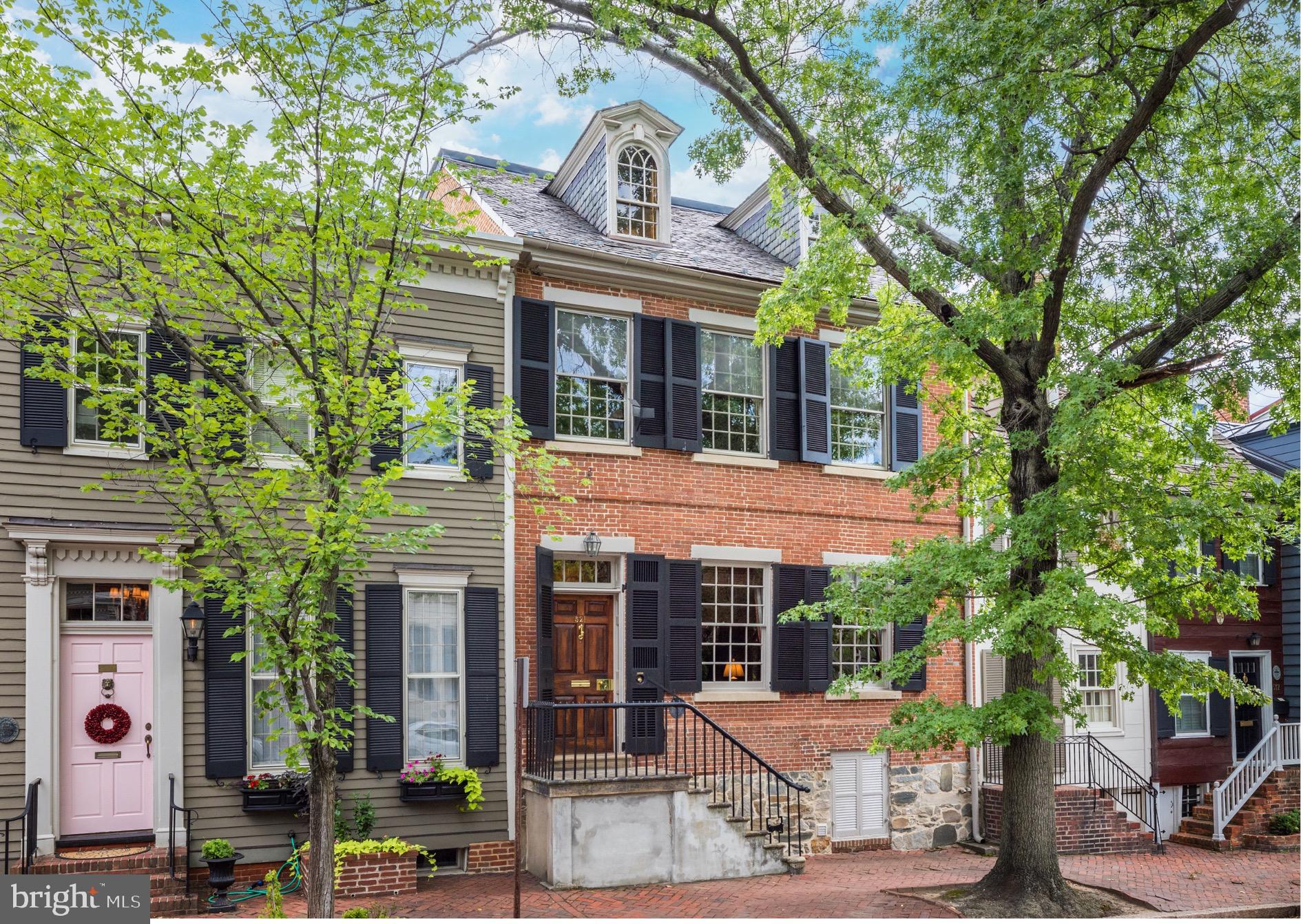 OLD TOWN ALEXANDRIA - Residential