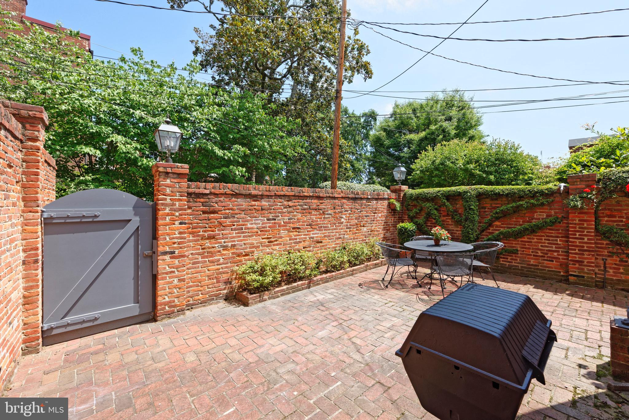 OLD TOWN ALEXANDRIA - Residential