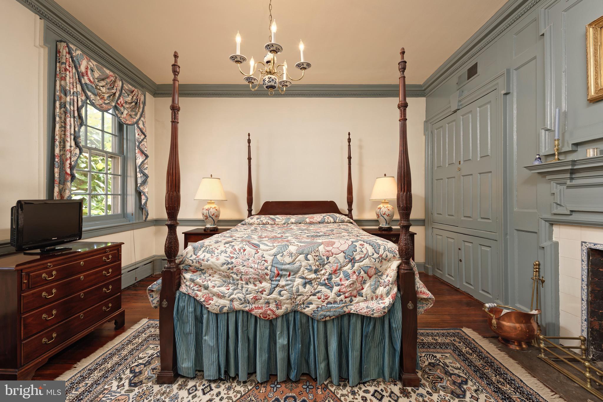 OLD TOWN ALEXANDRIA - Residential