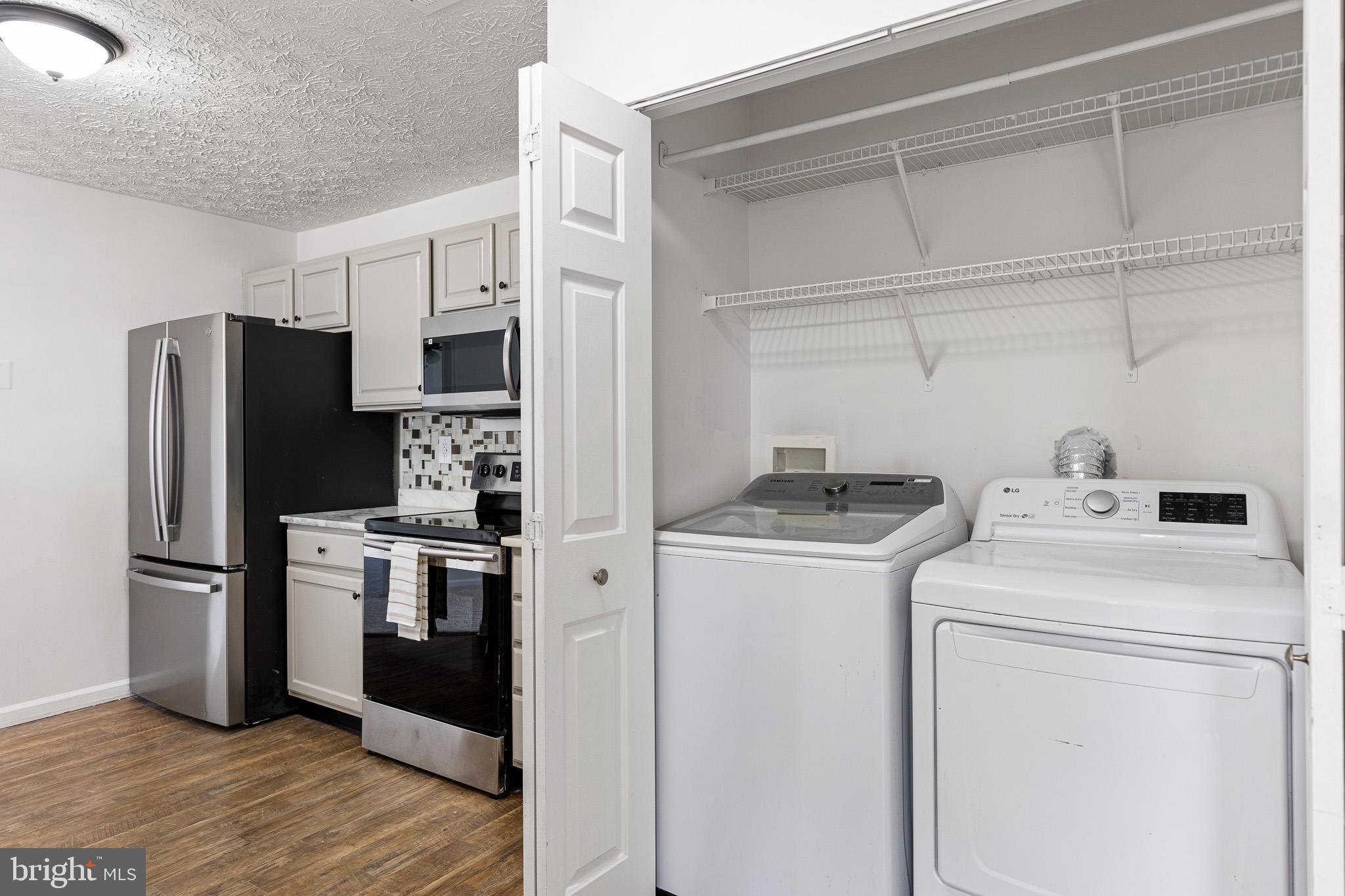 BAYLAND CONDO - Residential