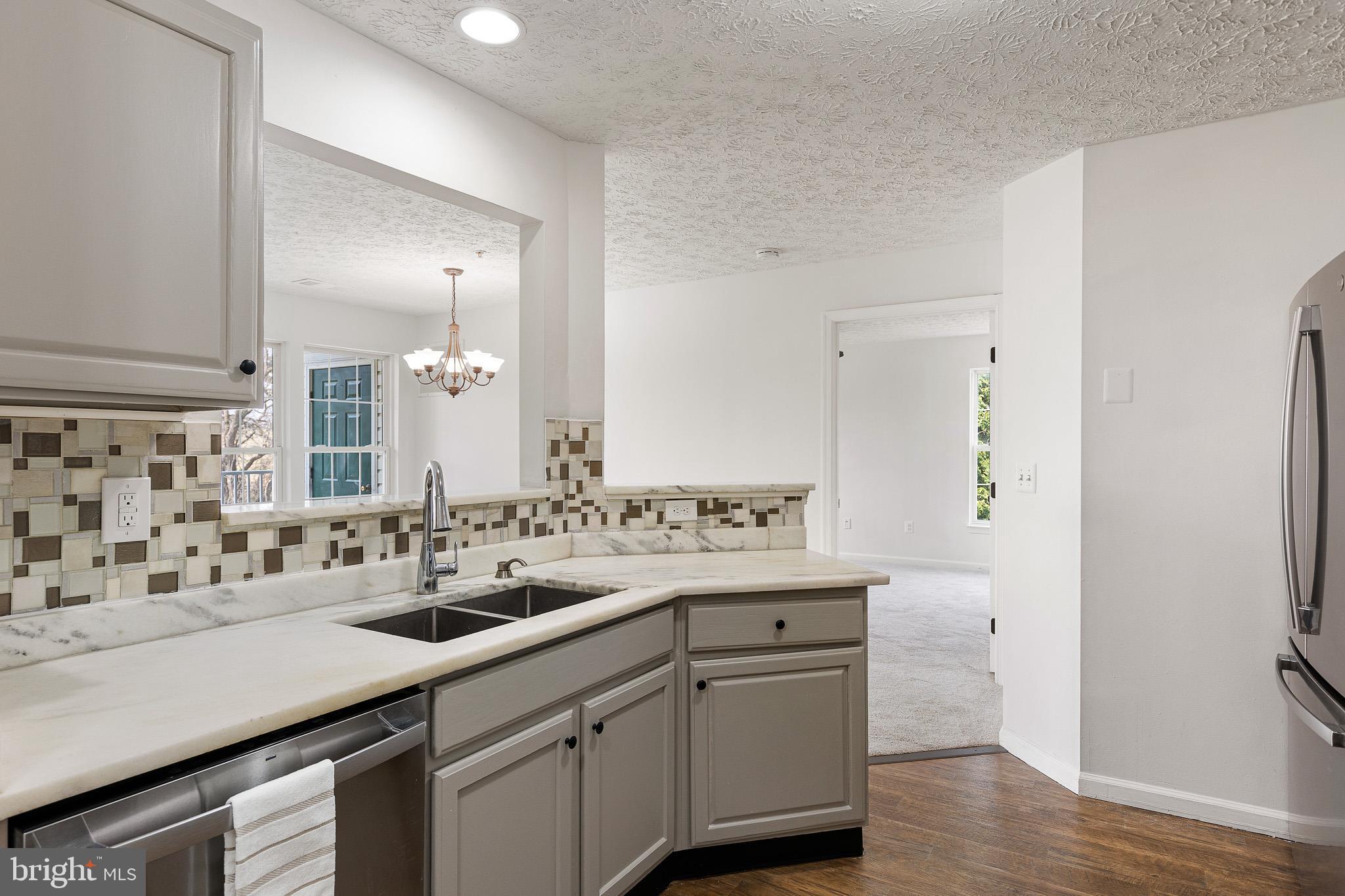 BAYLAND CONDO - Residential