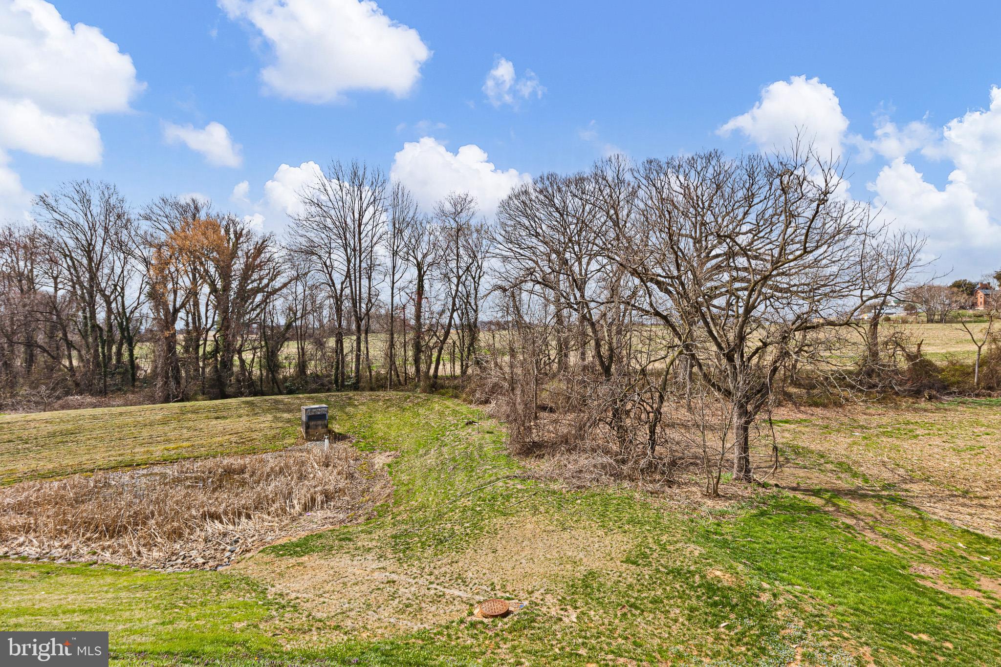 BAYLAND CONDO - Residential