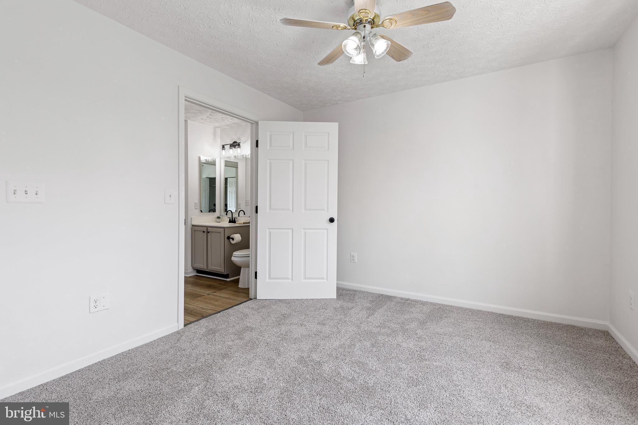 BAYLAND CONDO - Residential