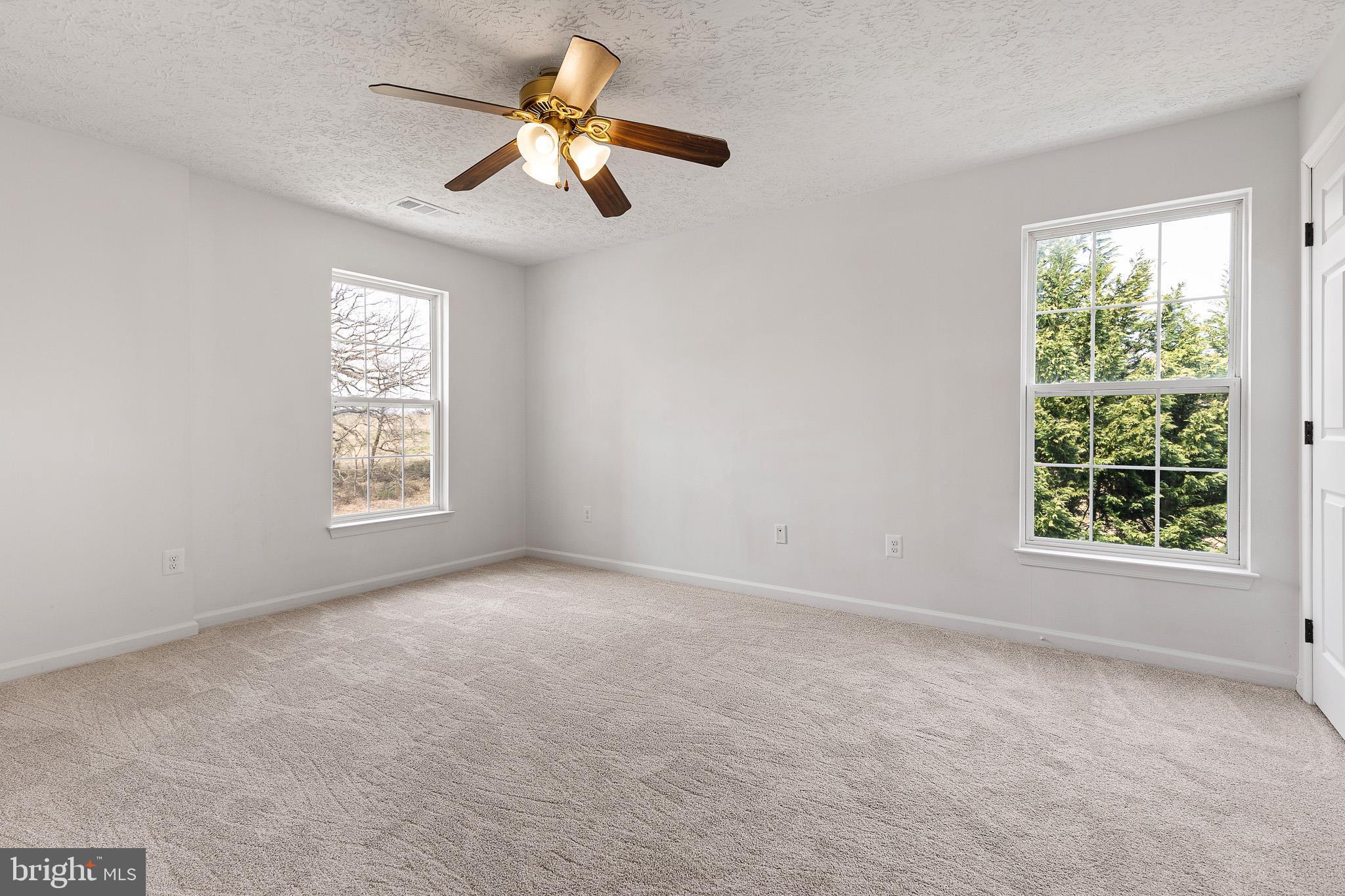 BAYLAND CONDO - Residential