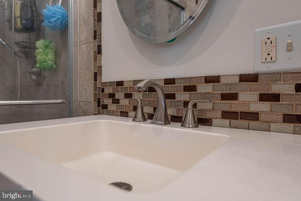 SNUG HARBOR - Residential