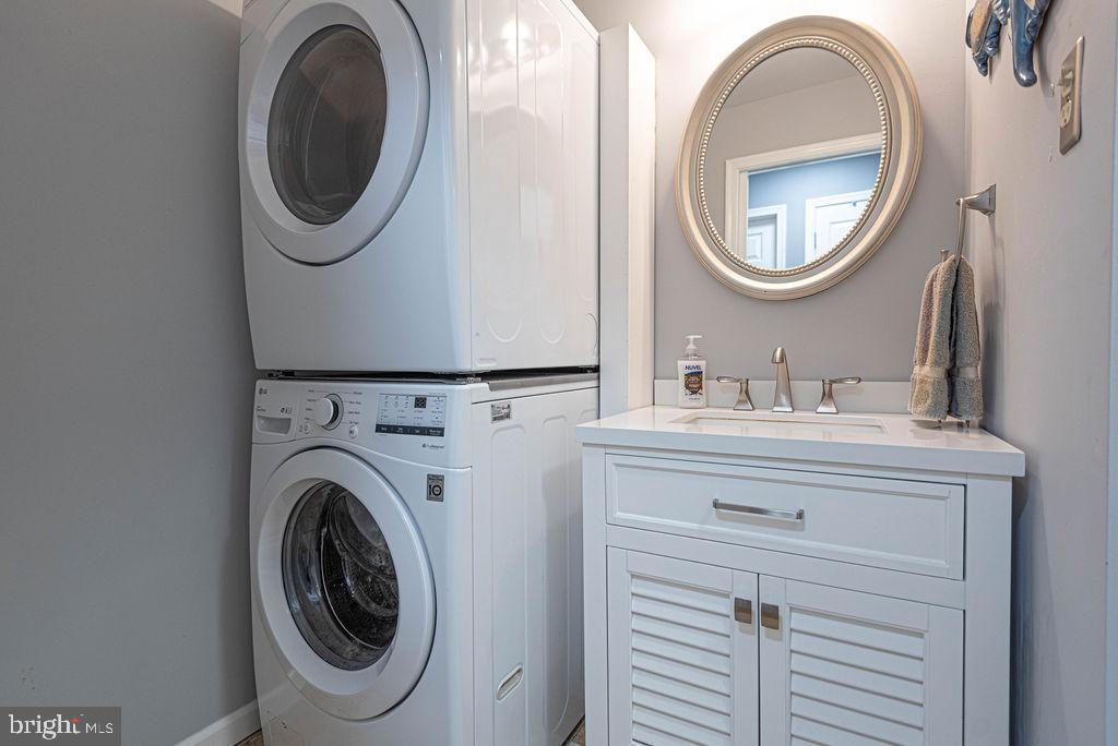 SNUG HARBOR - Residential