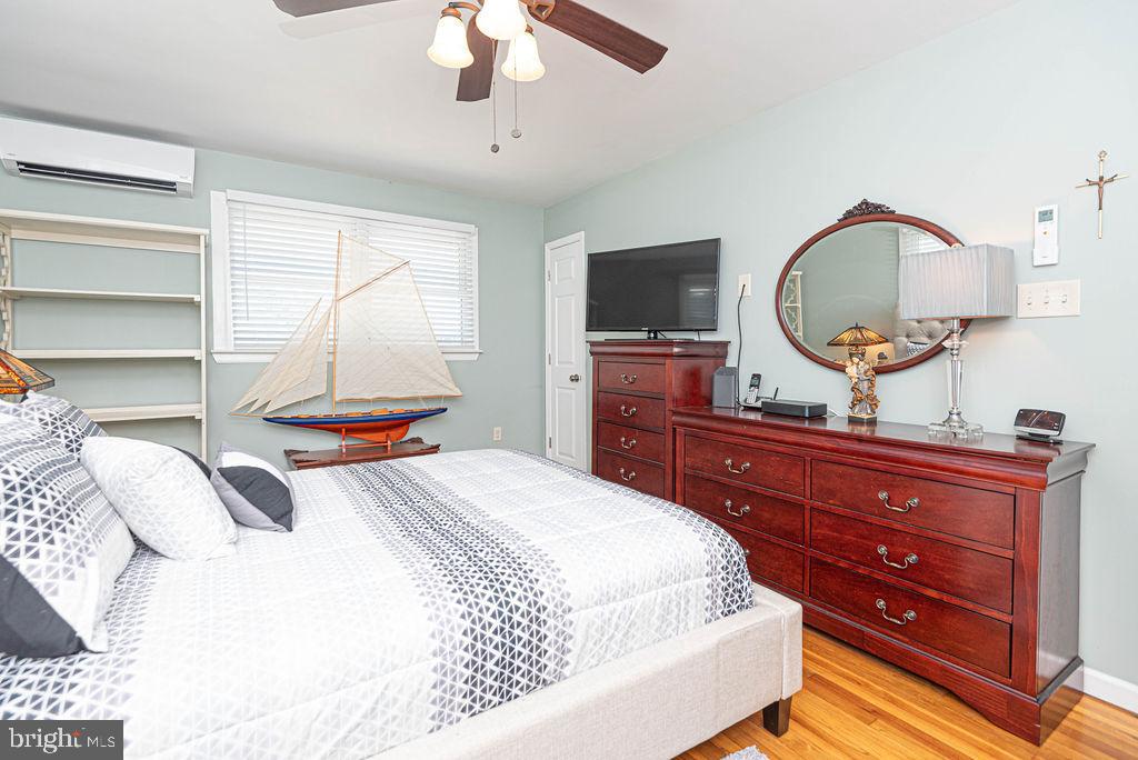 SNUG HARBOR - Residential