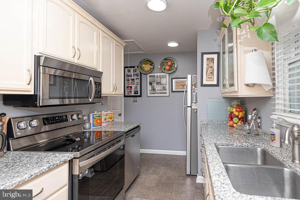 SNUG HARBOR - Residential