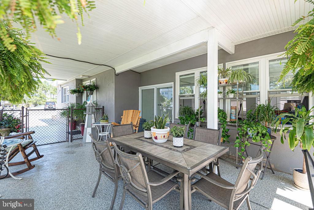 SNUG HARBOR - Residential