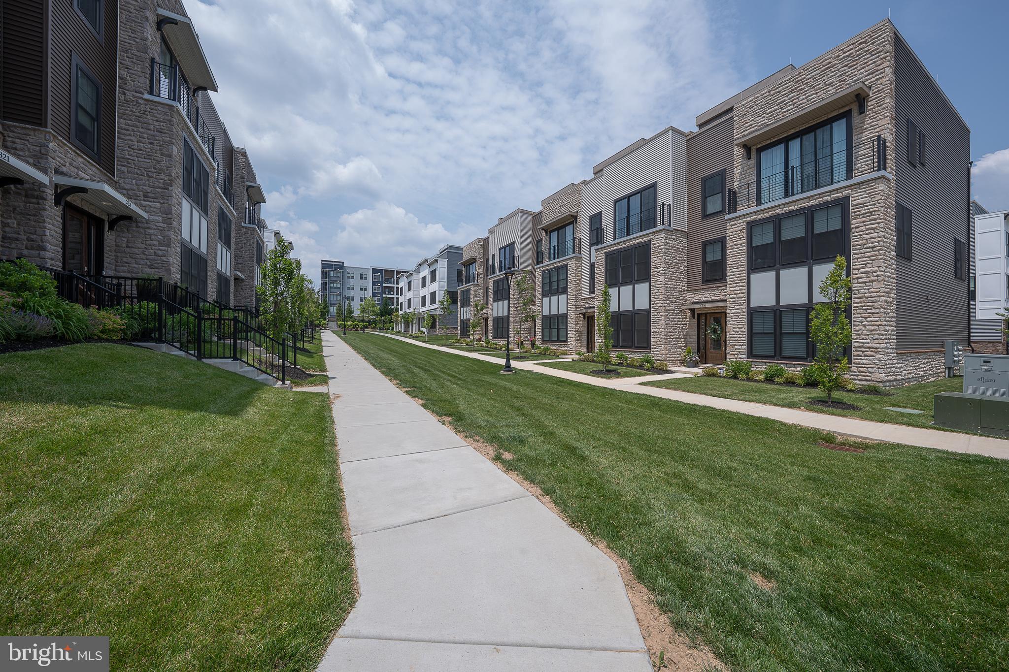 345 HORSESHOE TRAIL 16B