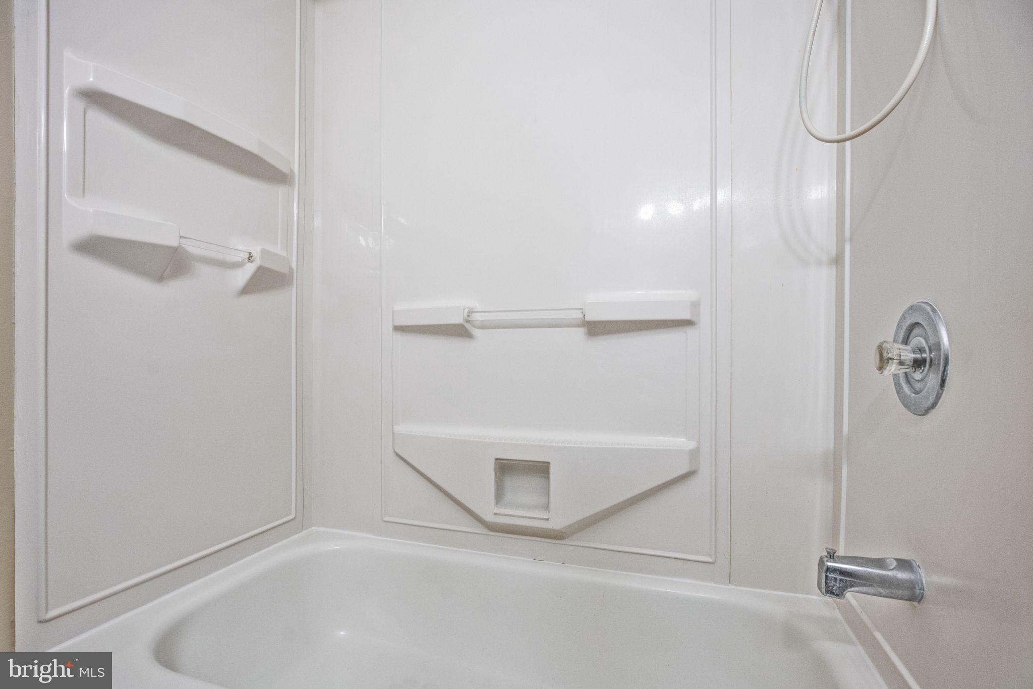 CARROLLS GREEN - Residential Lease