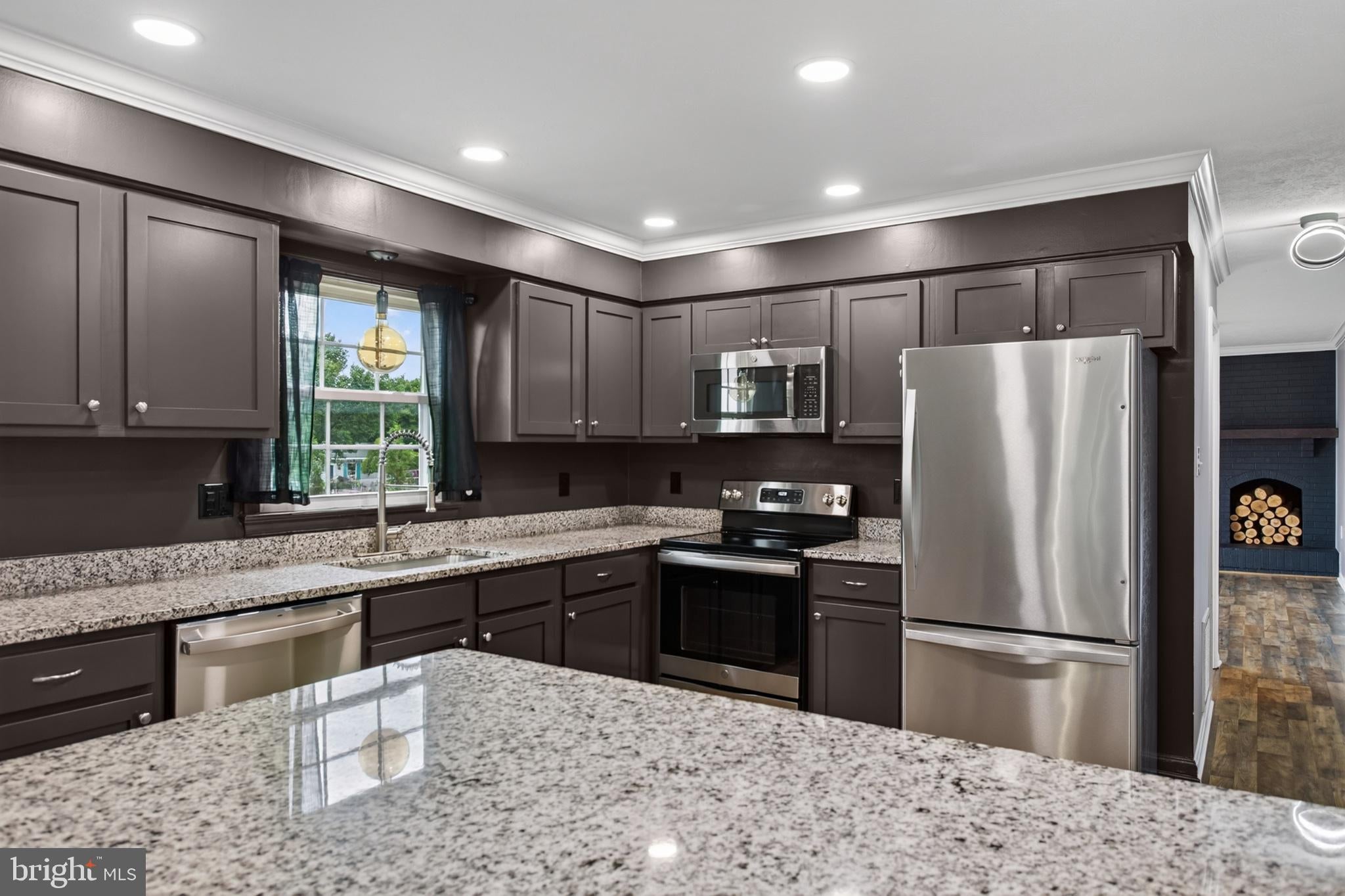 106 TUNIS COURT