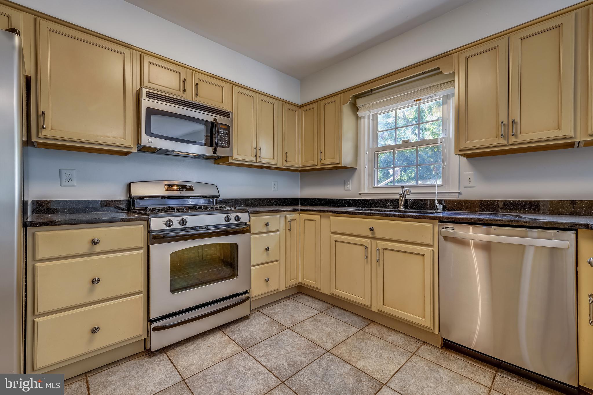 WILDWOOD HILLS - Residential Lease