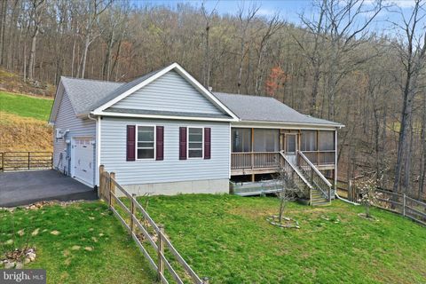 Photo of 330 Heavens Tree Trail, FRONT ROYAL, VA 22630 (MLS # VAWR2013882)