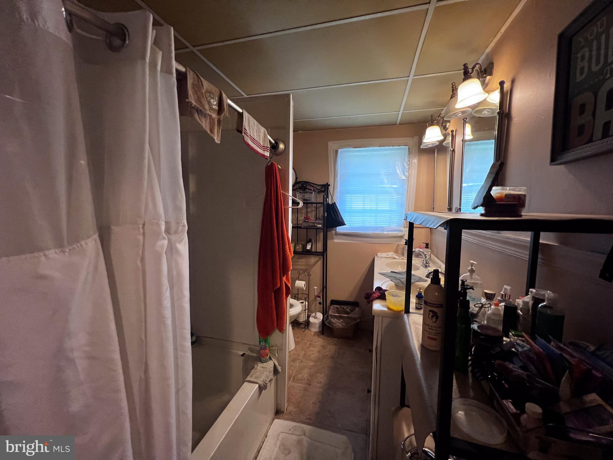 WEST OAK LANE - Residential