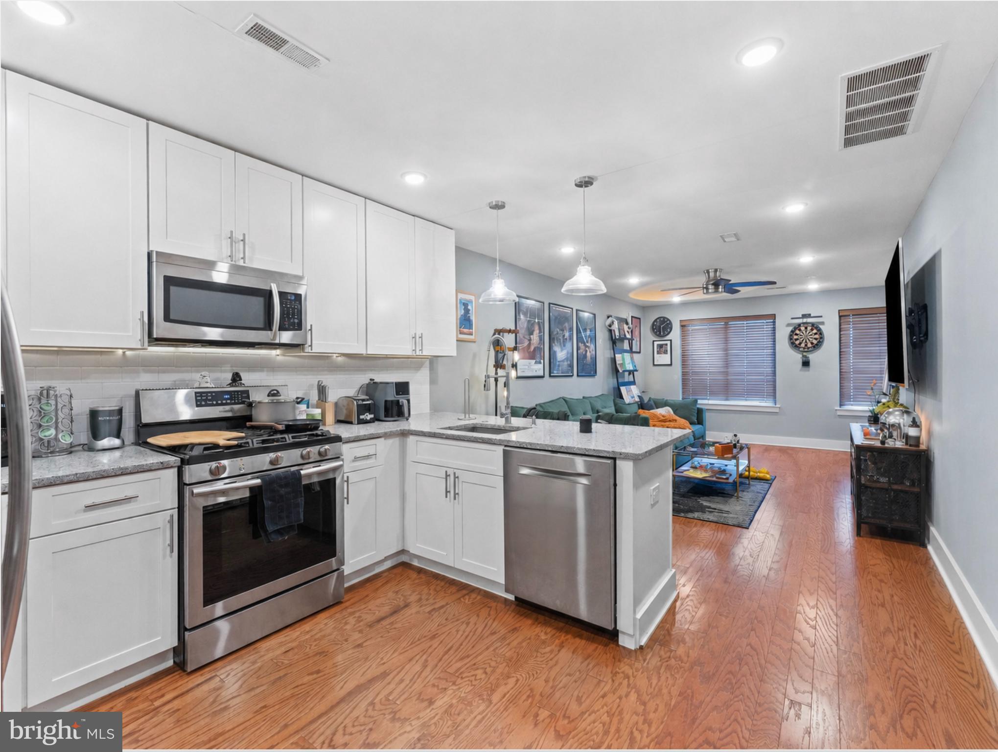 1950 N 6TH STREET 00 3