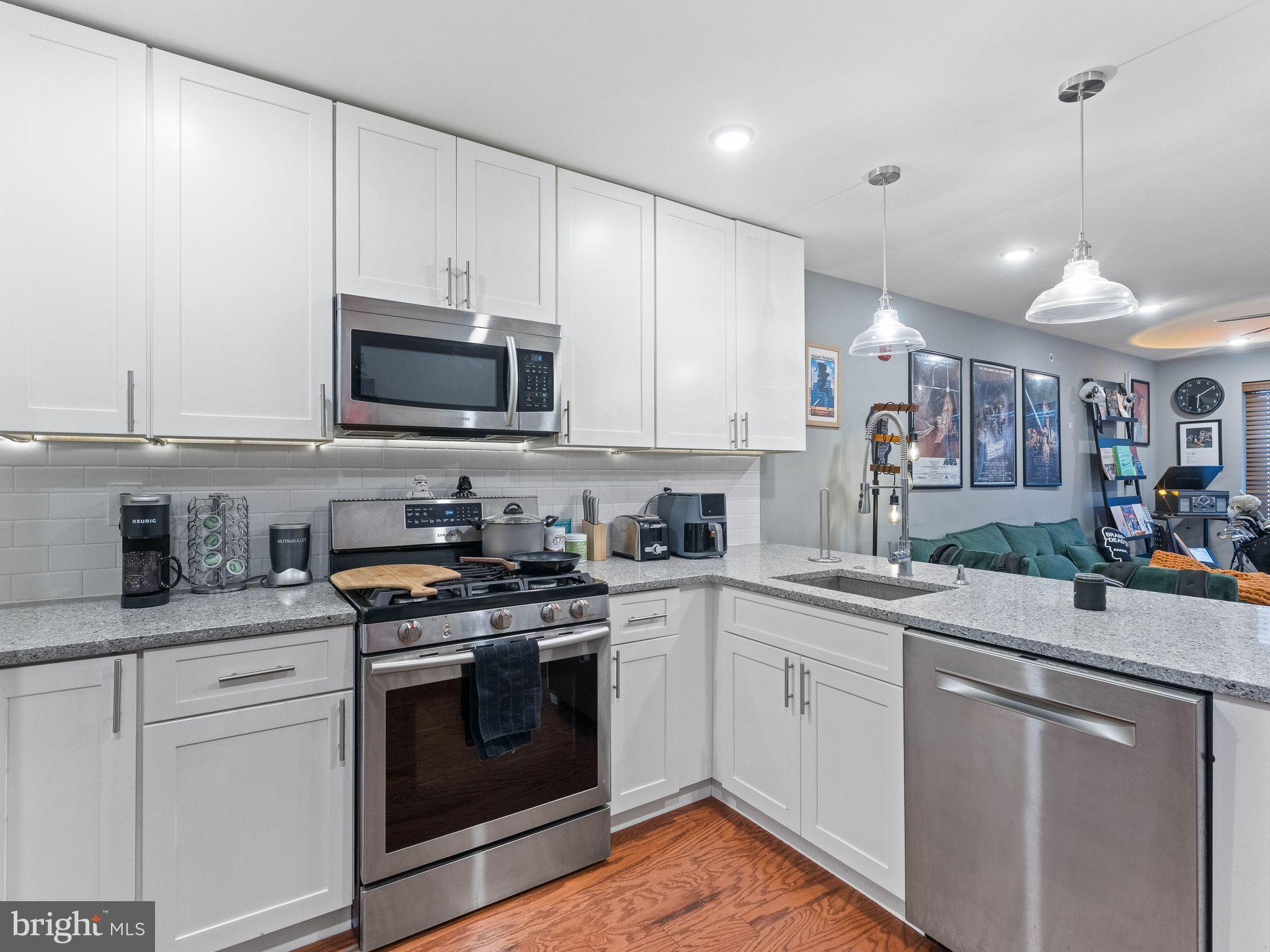 1950 N 6TH STREET 00 3