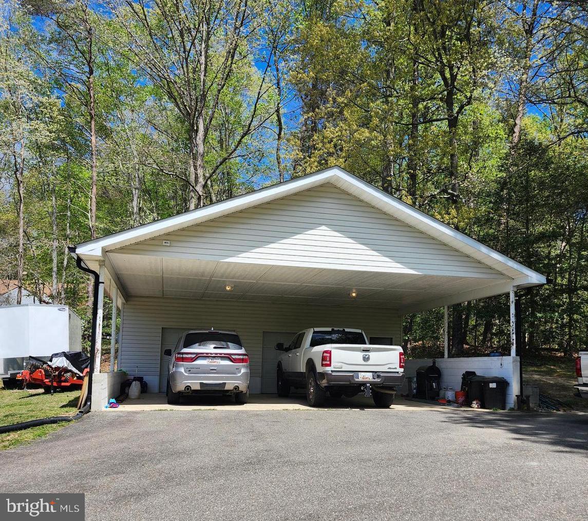 RUSTIC HILLS - Residential