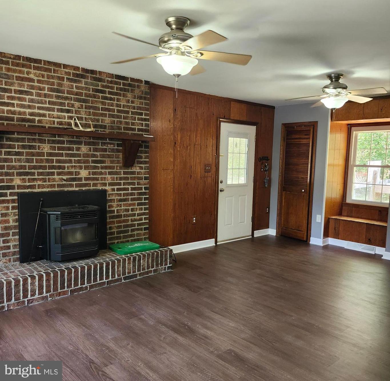 RUSTIC HILLS - Residential