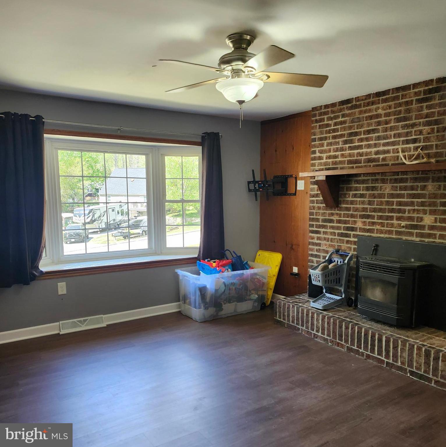 RUSTIC HILLS - Residential