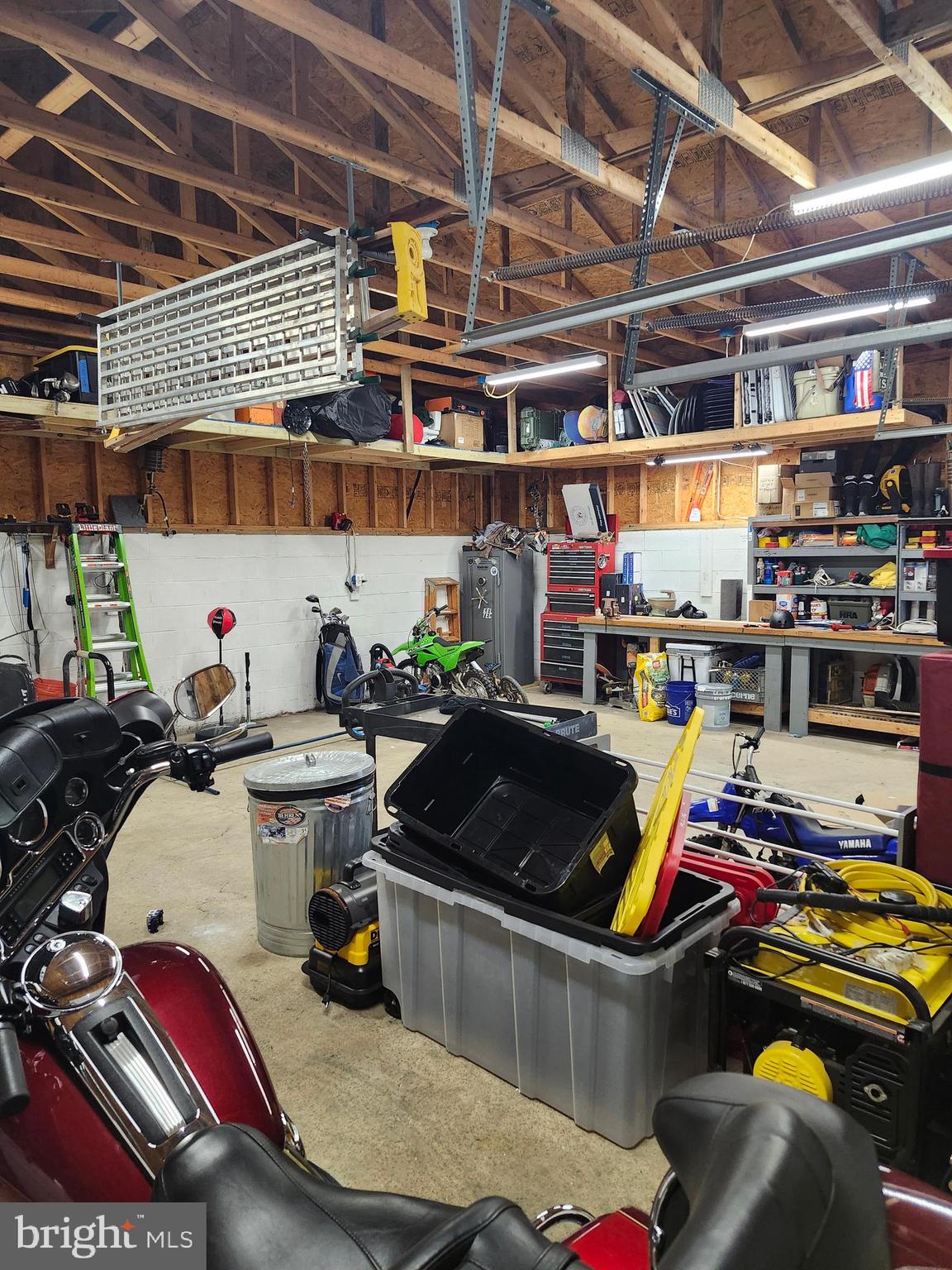 RUSTIC HILLS - Residential