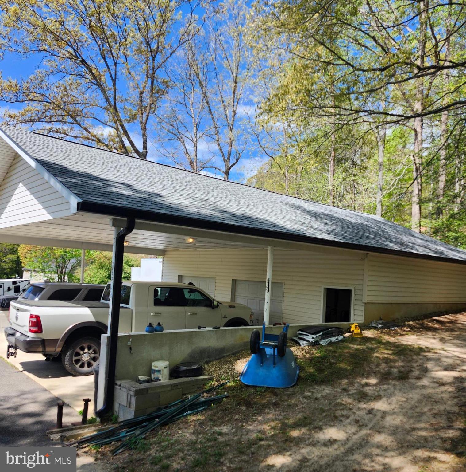 RUSTIC HILLS - Residential