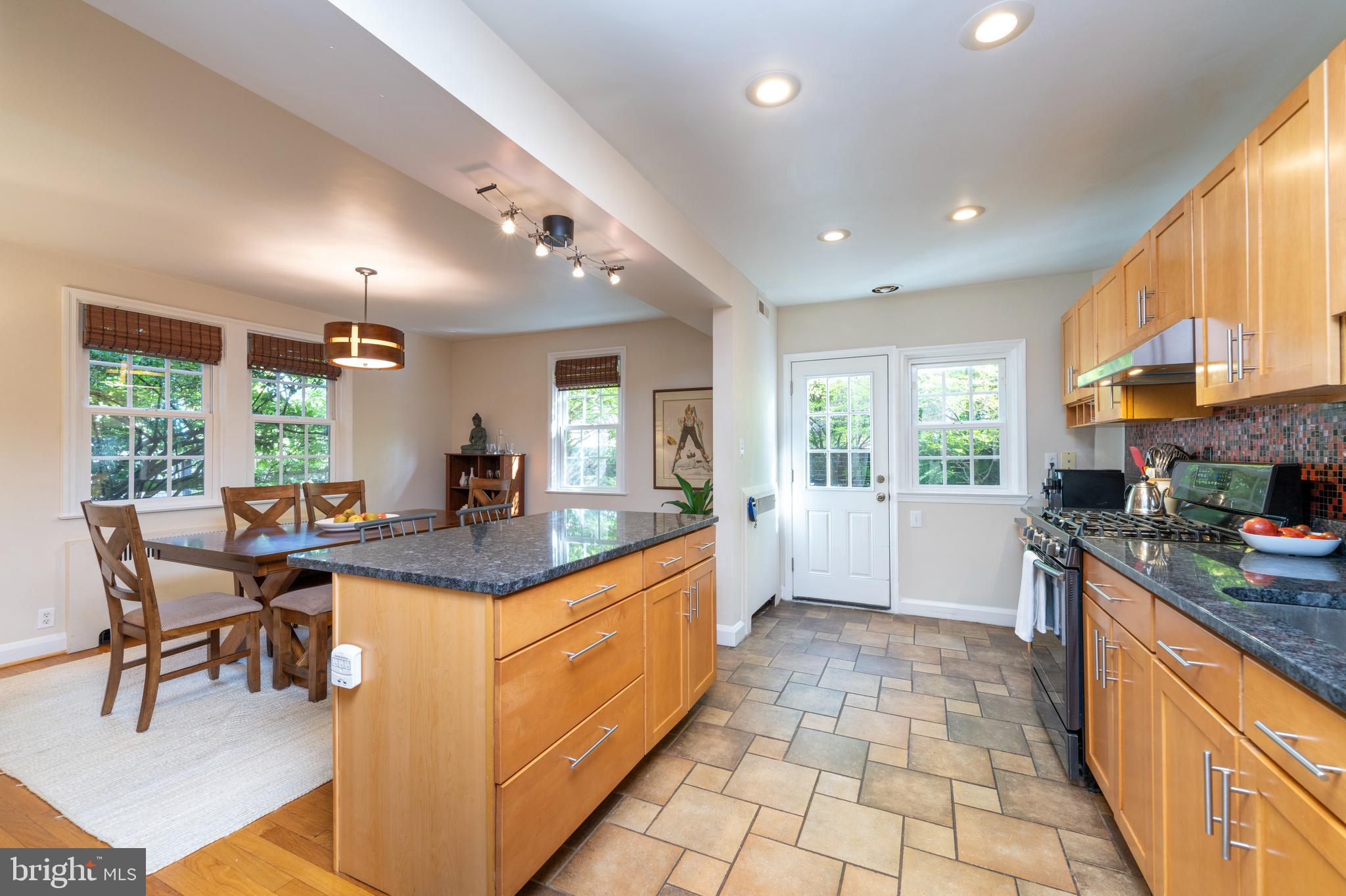 RODGERS FORGE/GAYWOOD - Residential