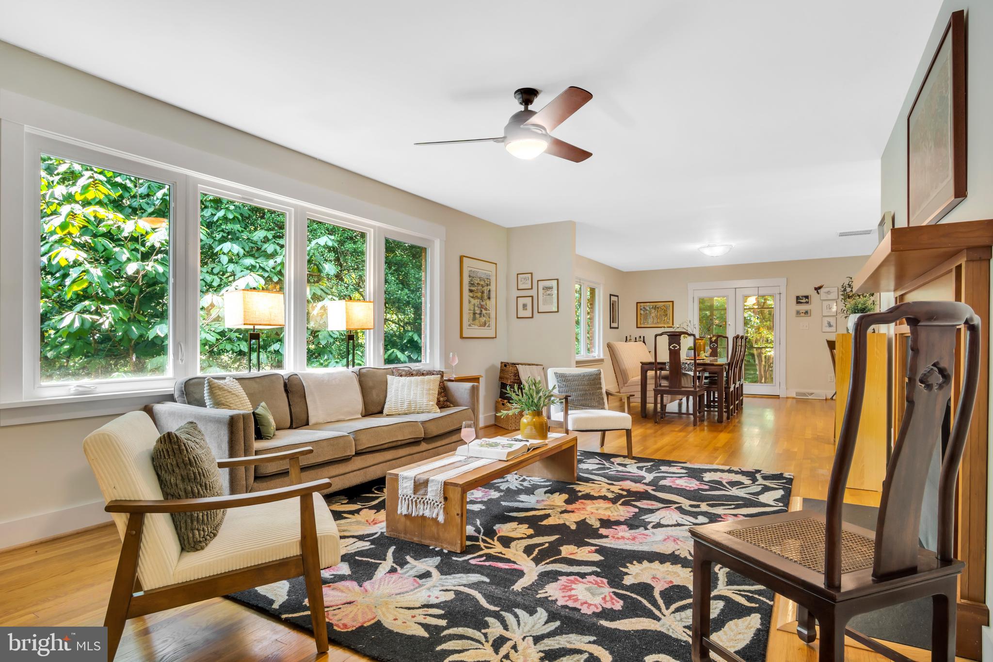 247 E QUEENS DRIVE