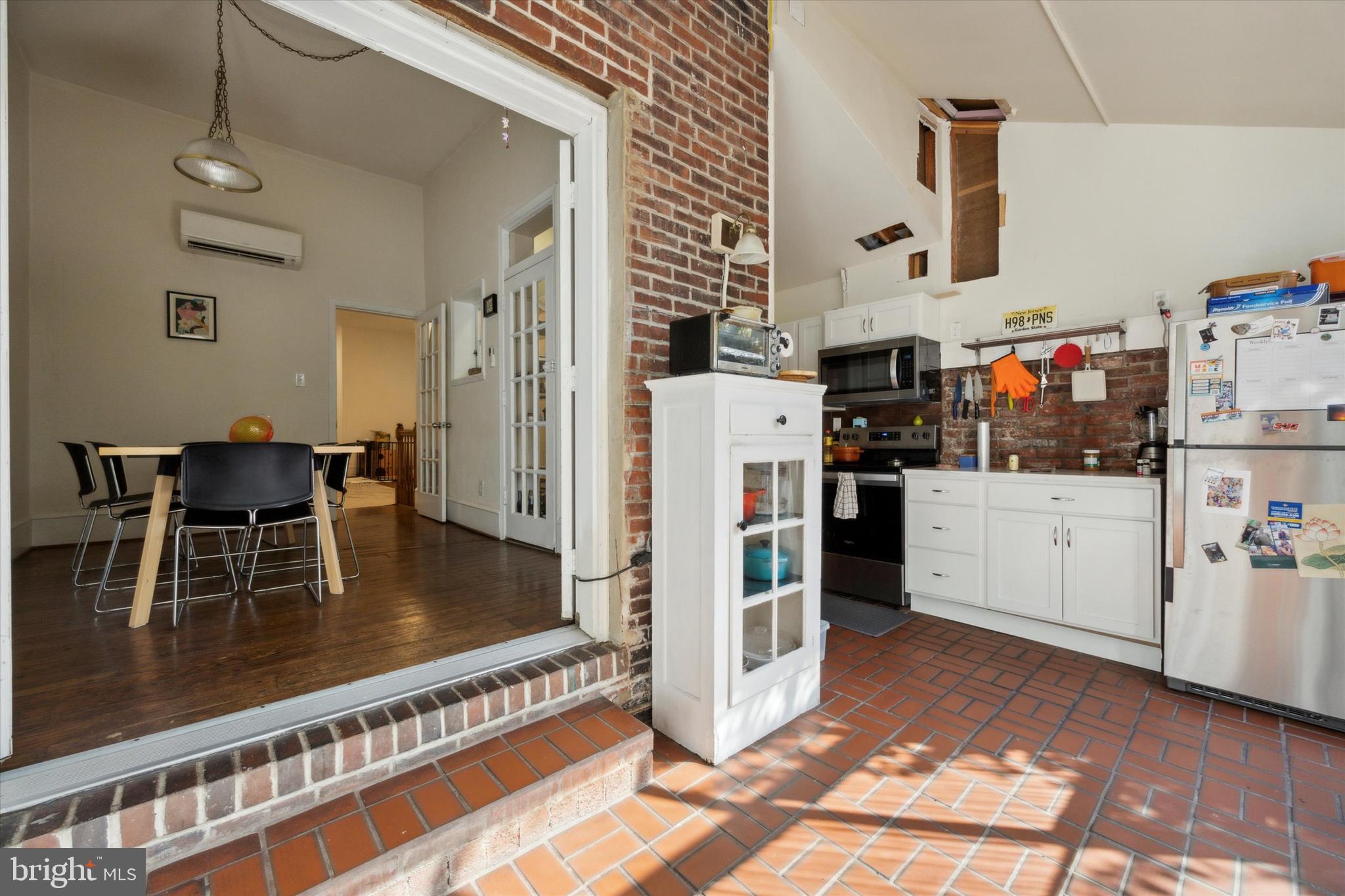 SOCIETY HILL - Residential