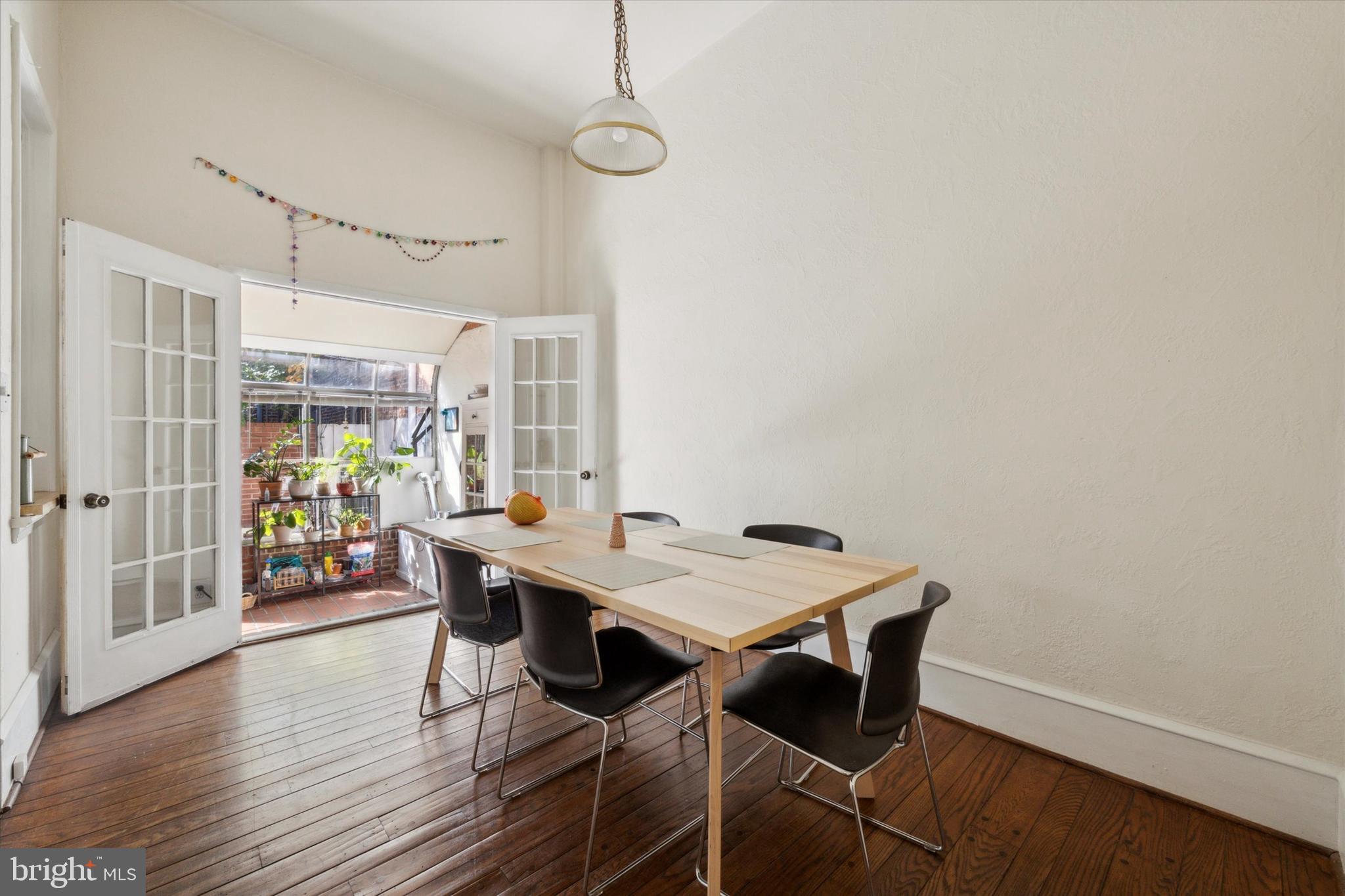 SOCIETY HILL - Residential