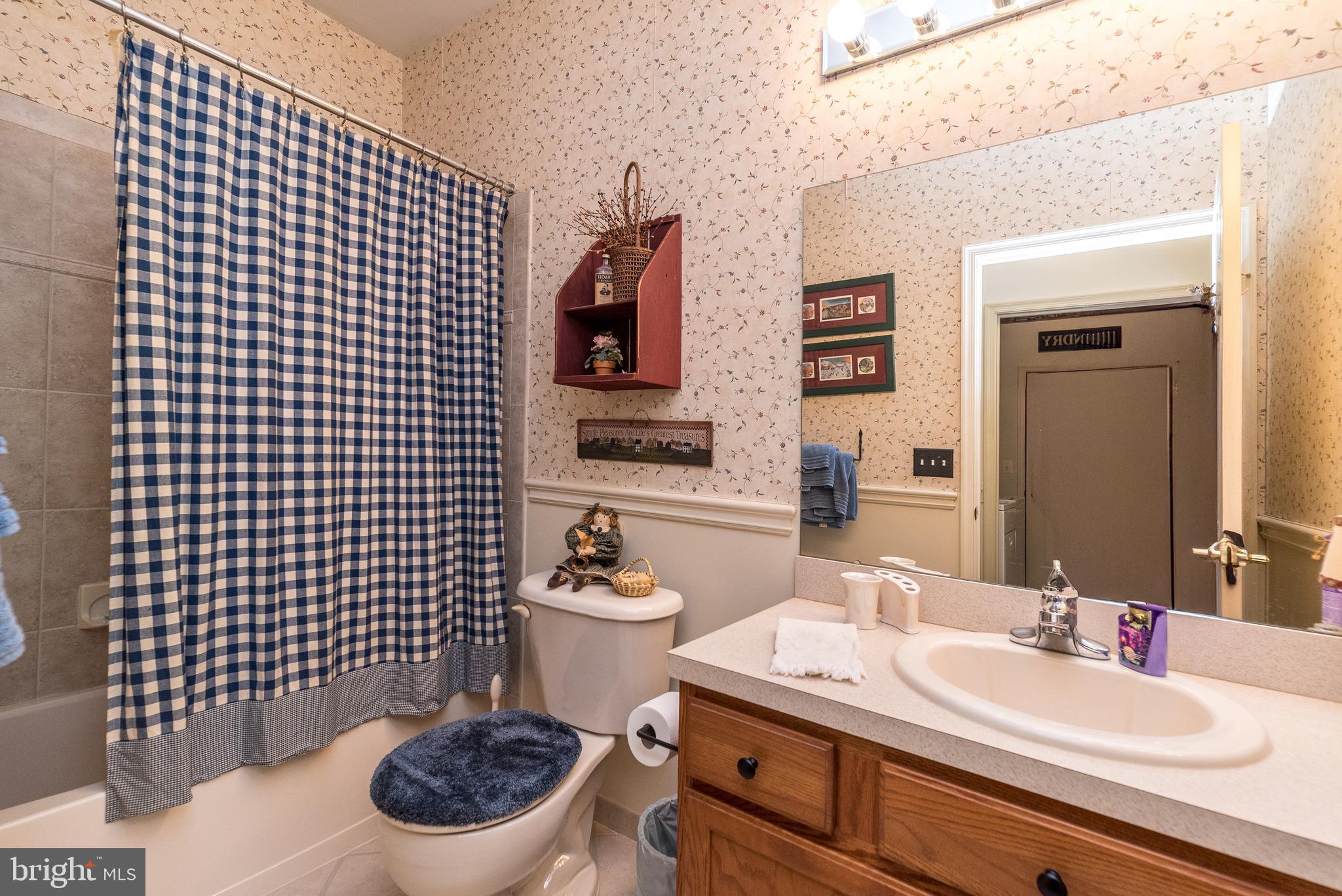 HERITAGE CR ESTS - Residential
