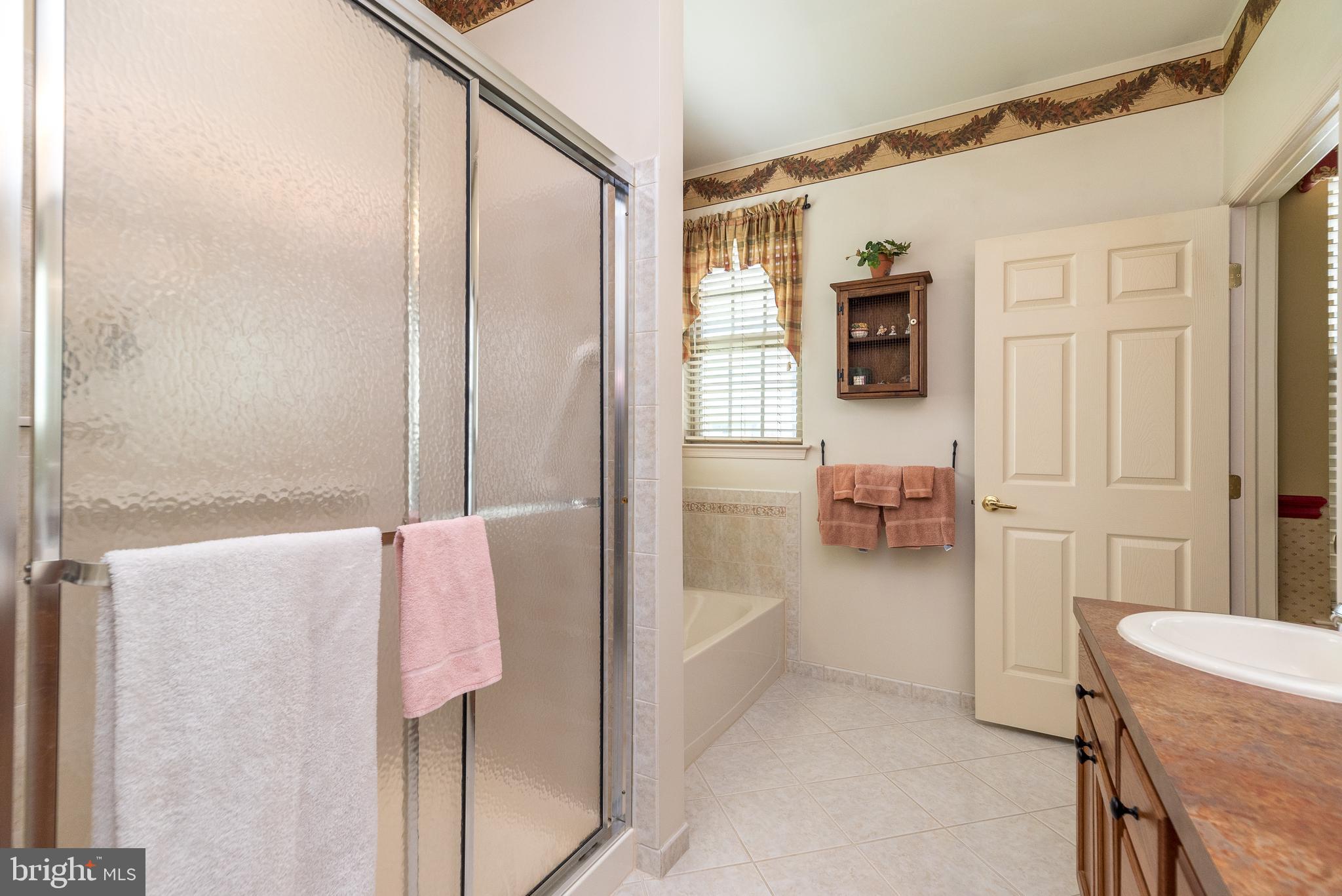 HERITAGE CR ESTS - Residential