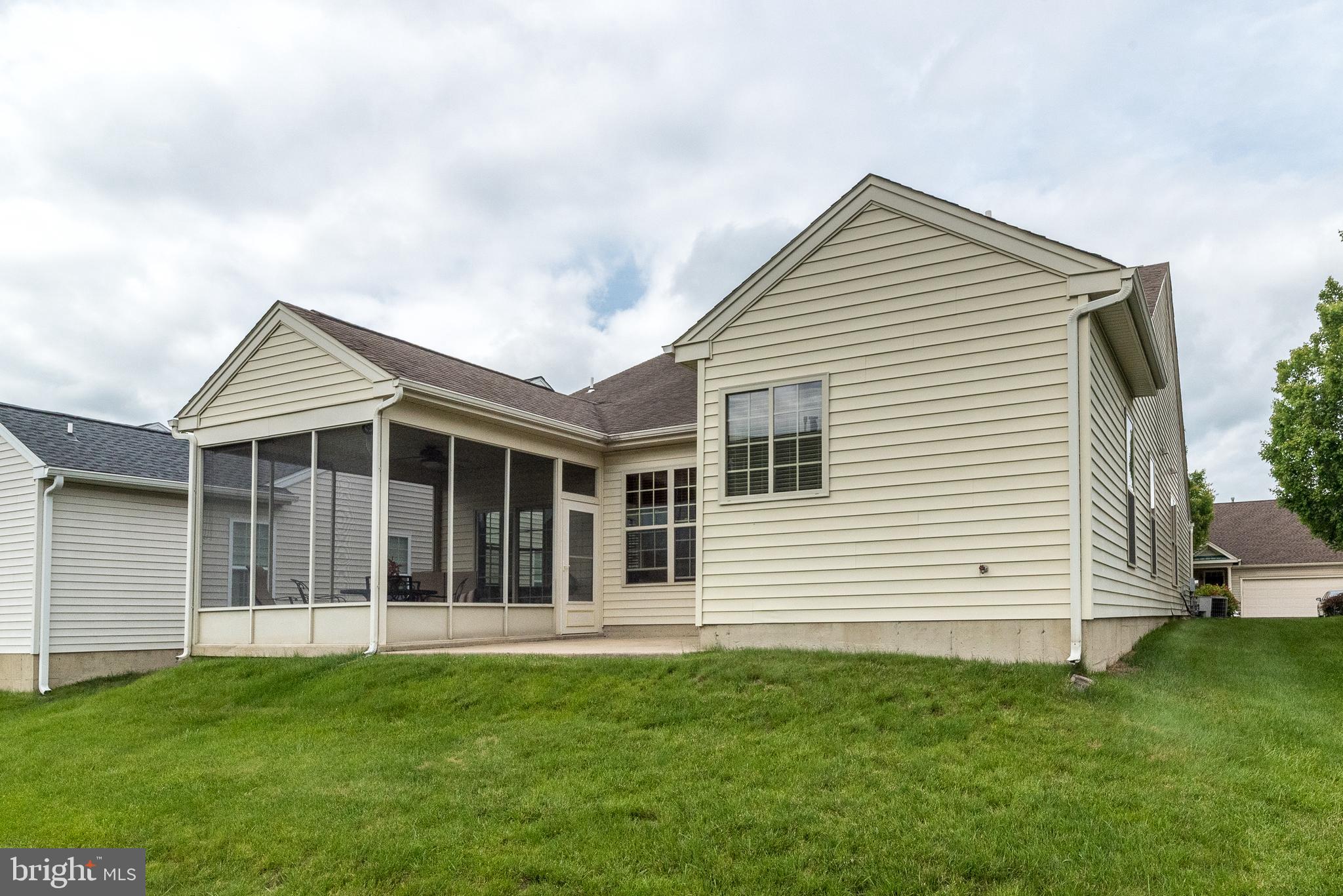 HERITAGE CR ESTS - Residential