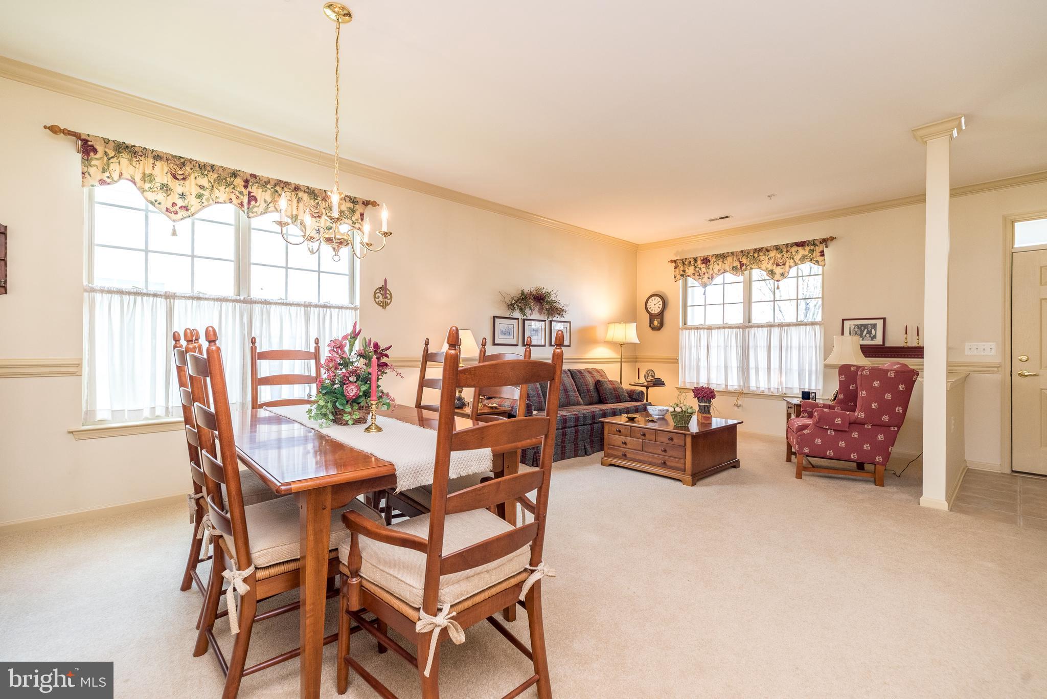 HERITAGE CR ESTS - Residential