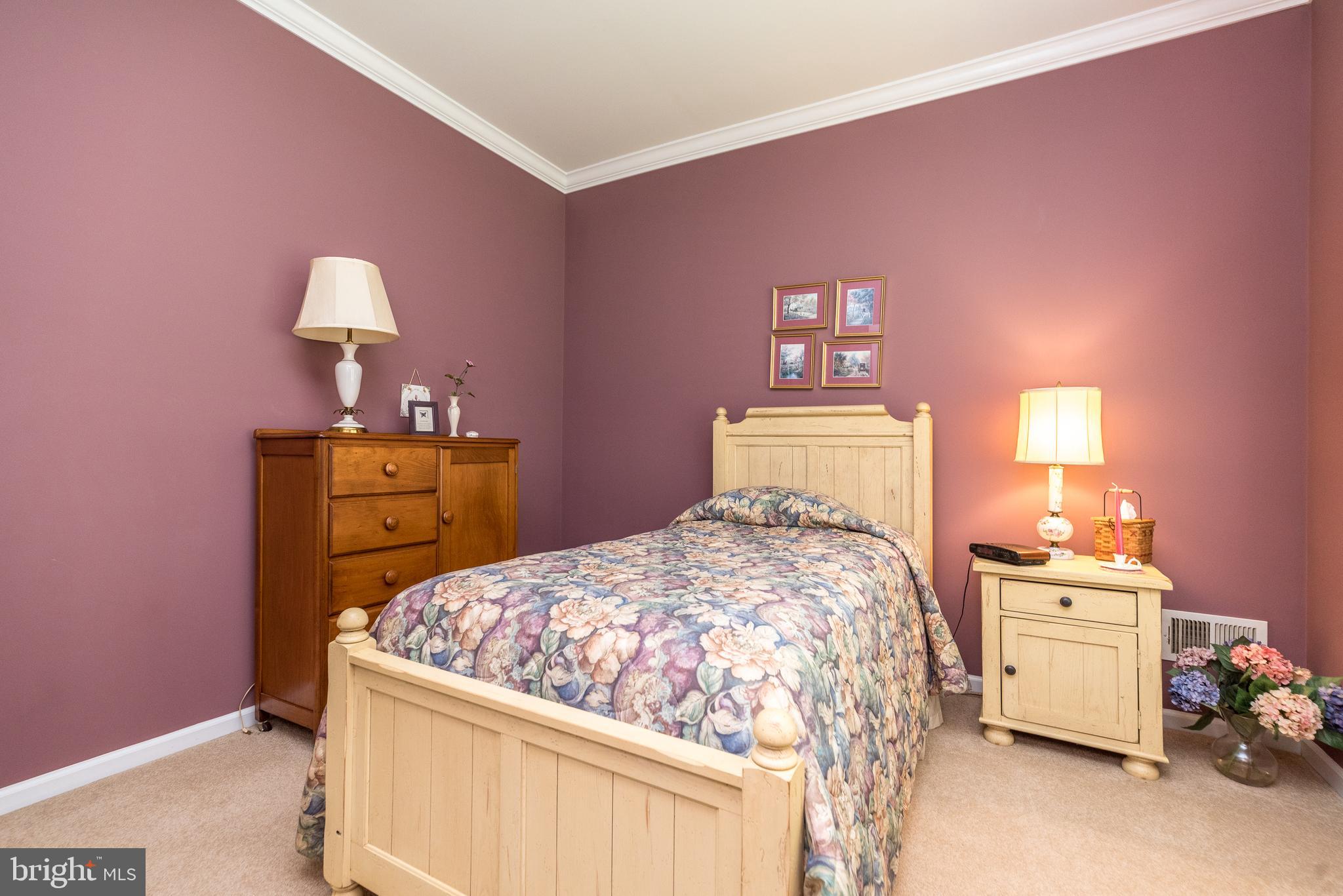 HERITAGE CR ESTS - Residential