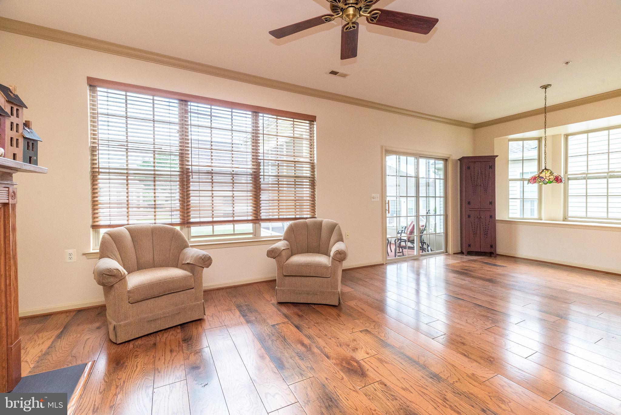 HERITAGE CR ESTS - Residential