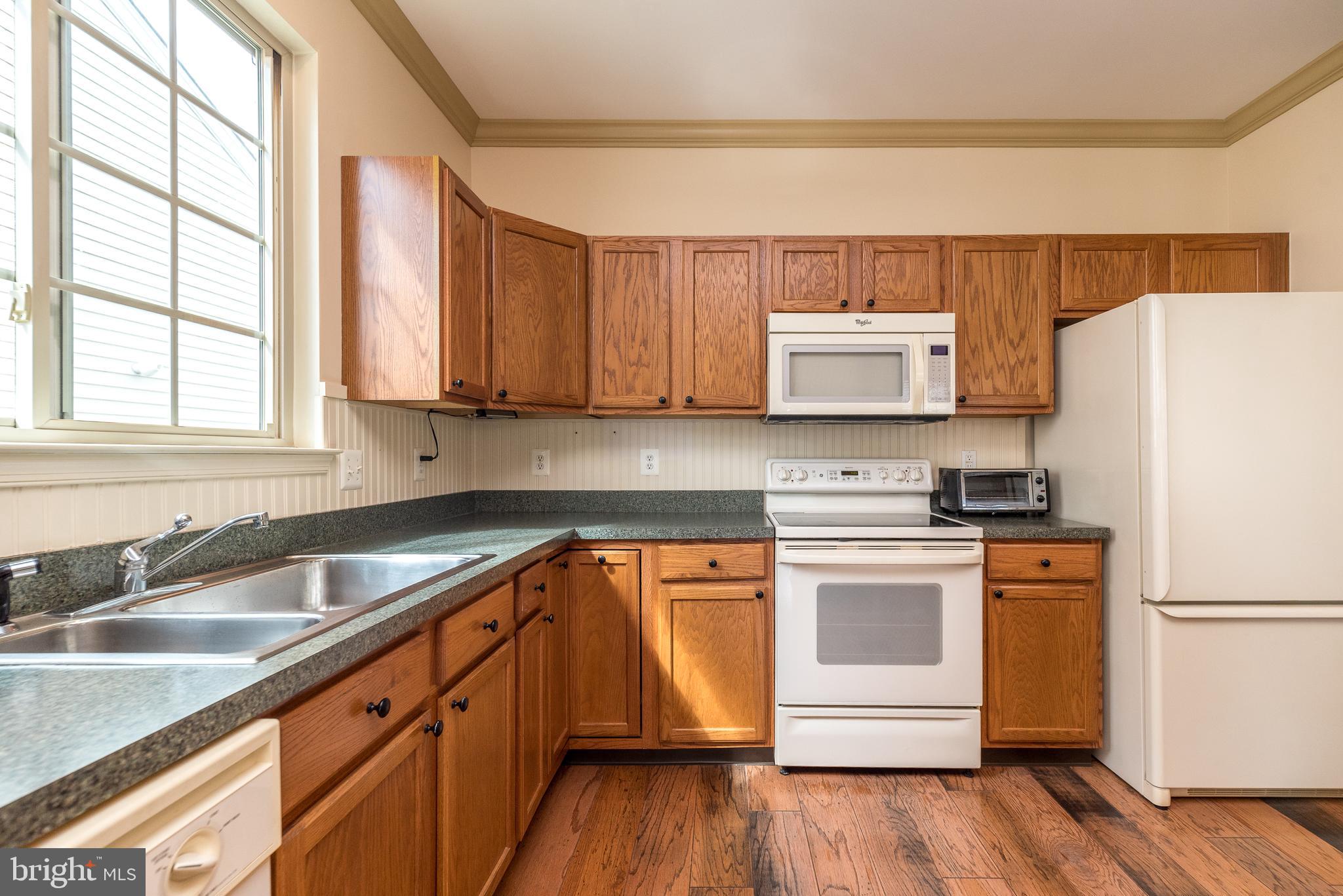 HERITAGE CR ESTS - Residential